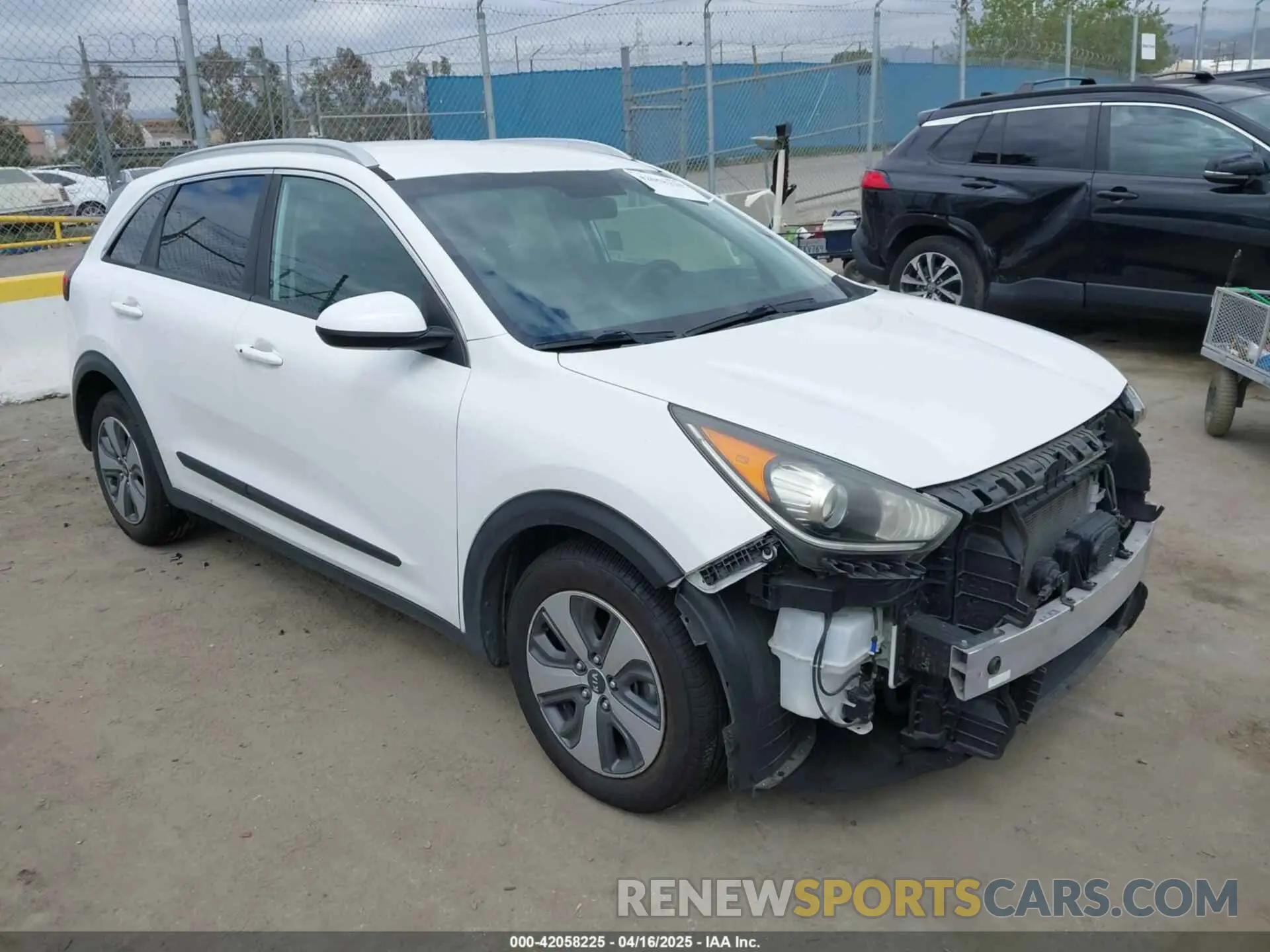 1 Фотография поврежденного автомобиля KNDCB3LC0K5243232 KIA NIRO 2019
