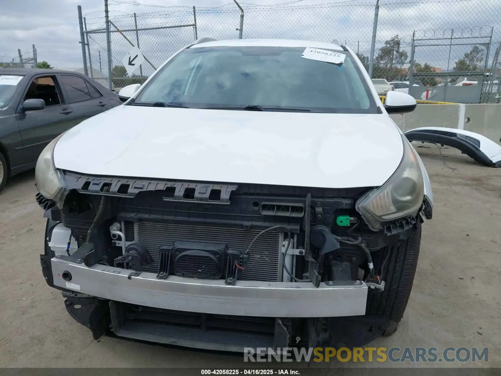13 Фотография поврежденного автомобиля KNDCB3LC0K5243232 KIA NIRO 2019