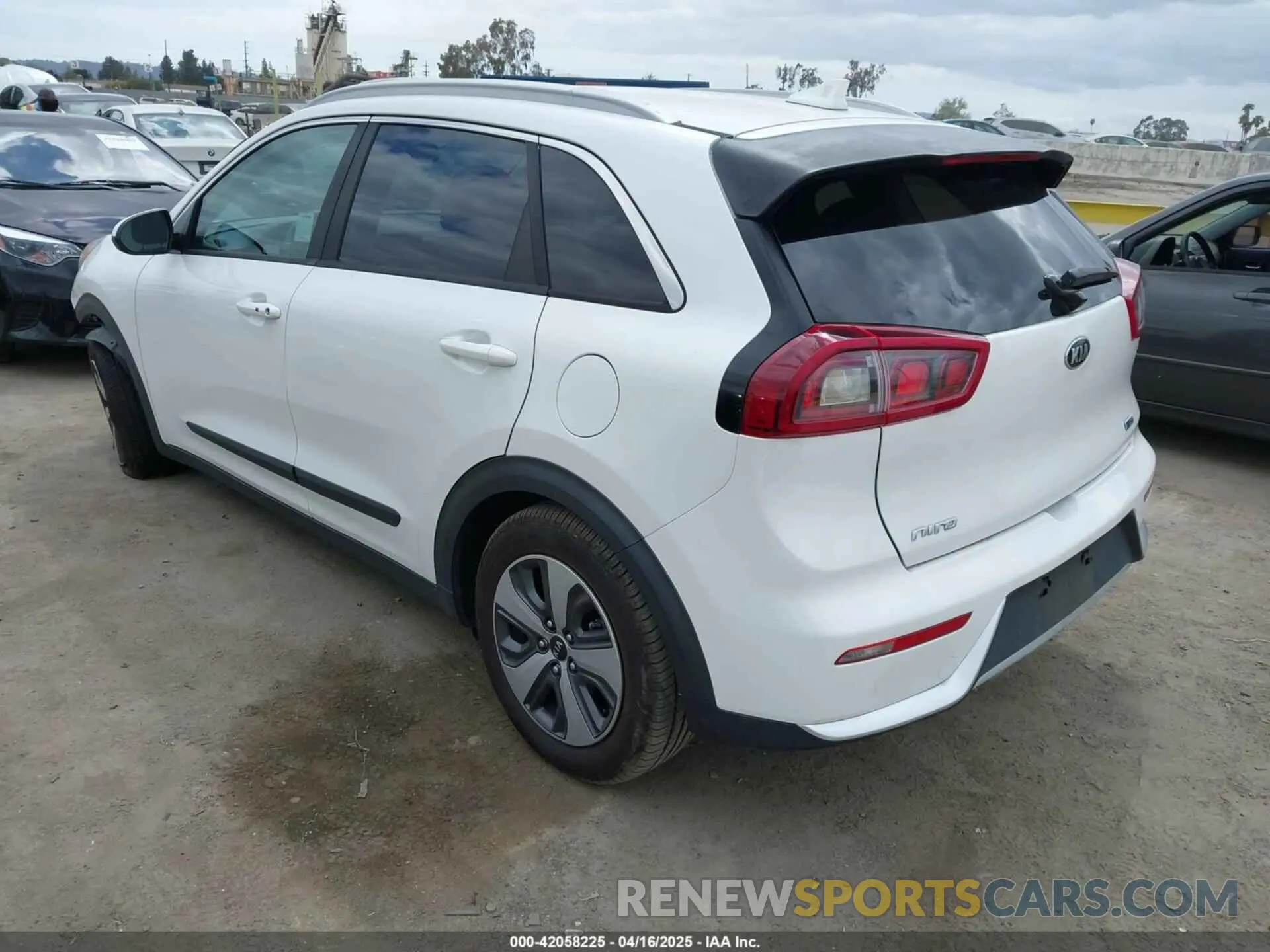 3 Фотография поврежденного автомобиля KNDCB3LC0K5243232 KIA NIRO 2019