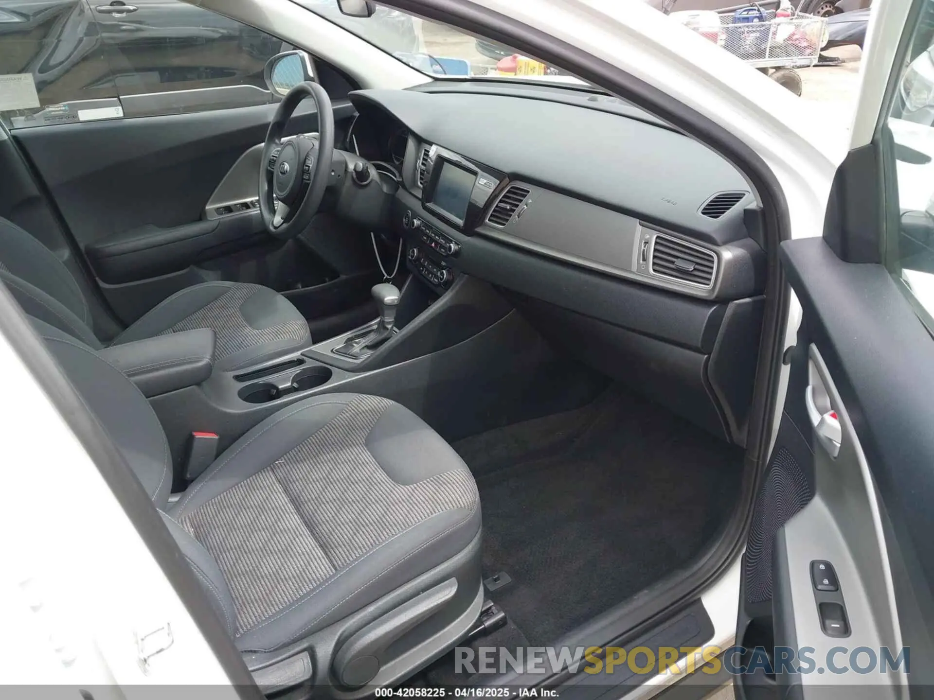 5 Фотография поврежденного автомобиля KNDCB3LC0K5243232 KIA NIRO 2019