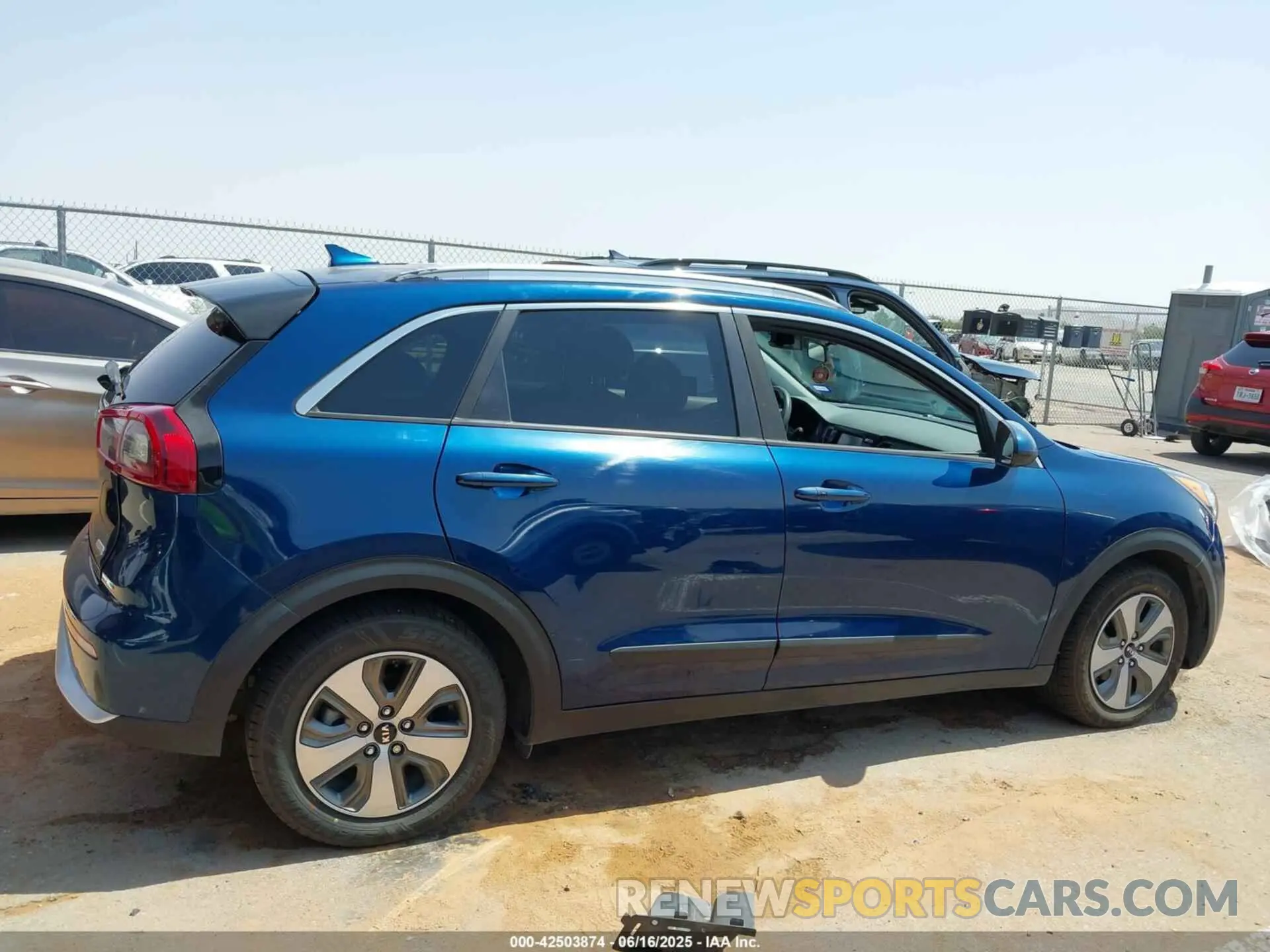 13 Фотография поврежденного автомобиля KNDCB3LC0K5276232 KIA NIRO 2019