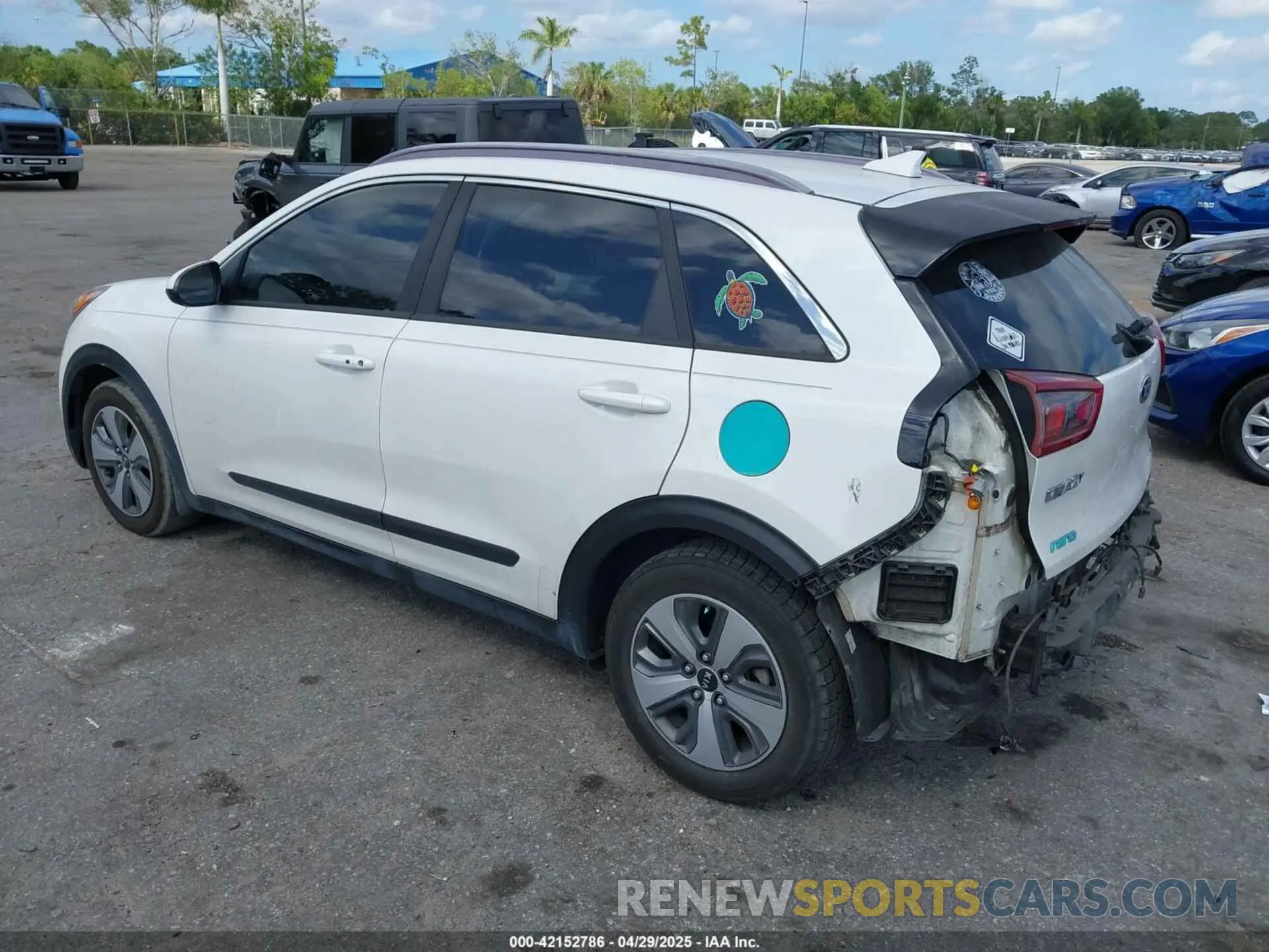 3 Фотография поврежденного автомобиля KNDCB3LC1K5239853 KIA NIRO 2019