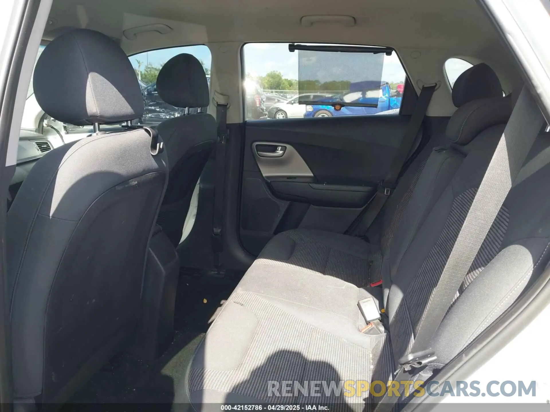 8 Фотография поврежденного автомобиля KNDCB3LC1K5239853 KIA NIRO 2019