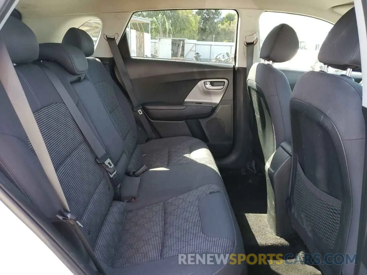 12 Photograph of a damaged car KNDCB3LC1K5298157 KIA NIRO 2019