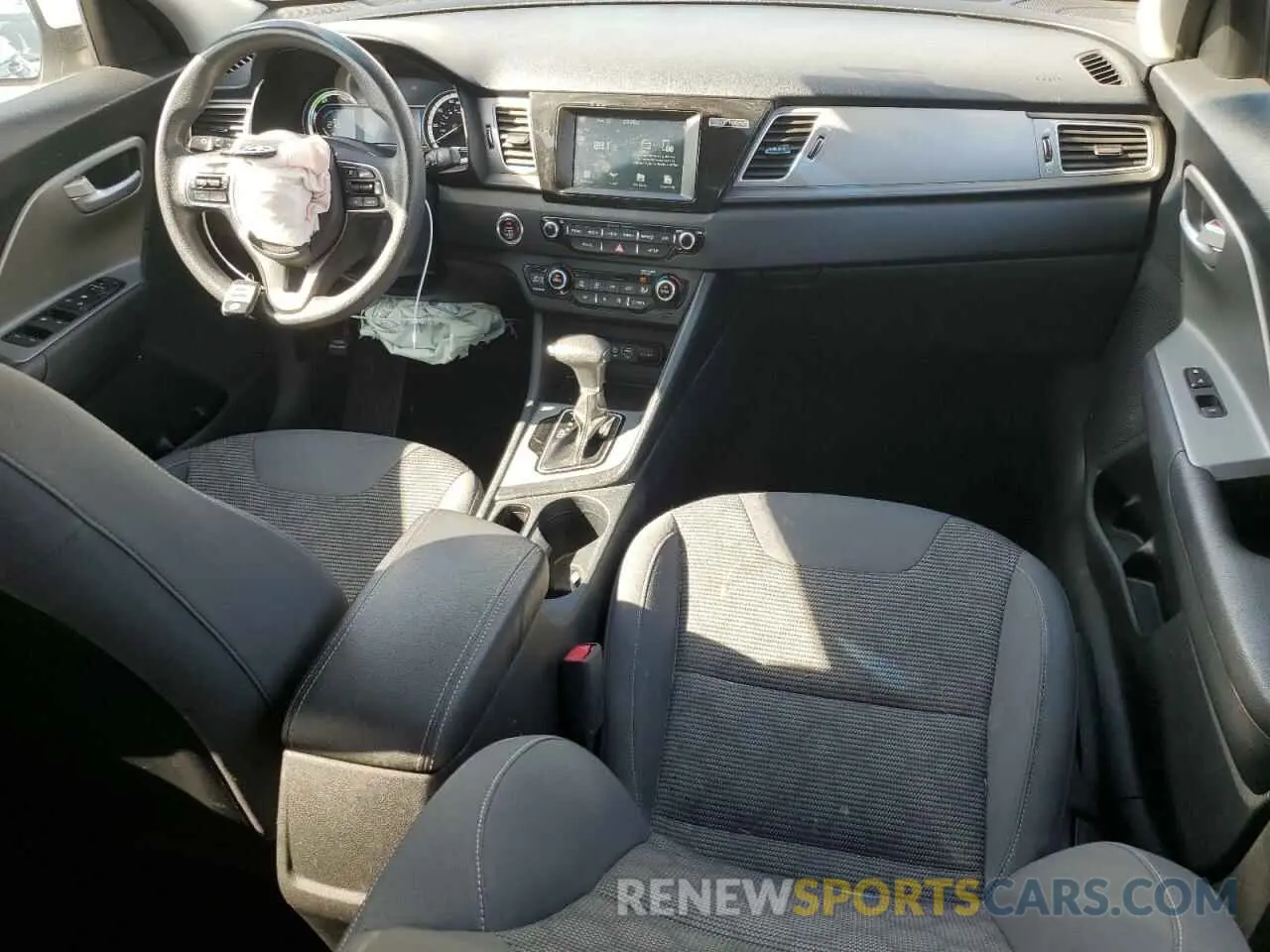 8 Photograph of a damaged car KNDCB3LC1K5298157 KIA NIRO 2019