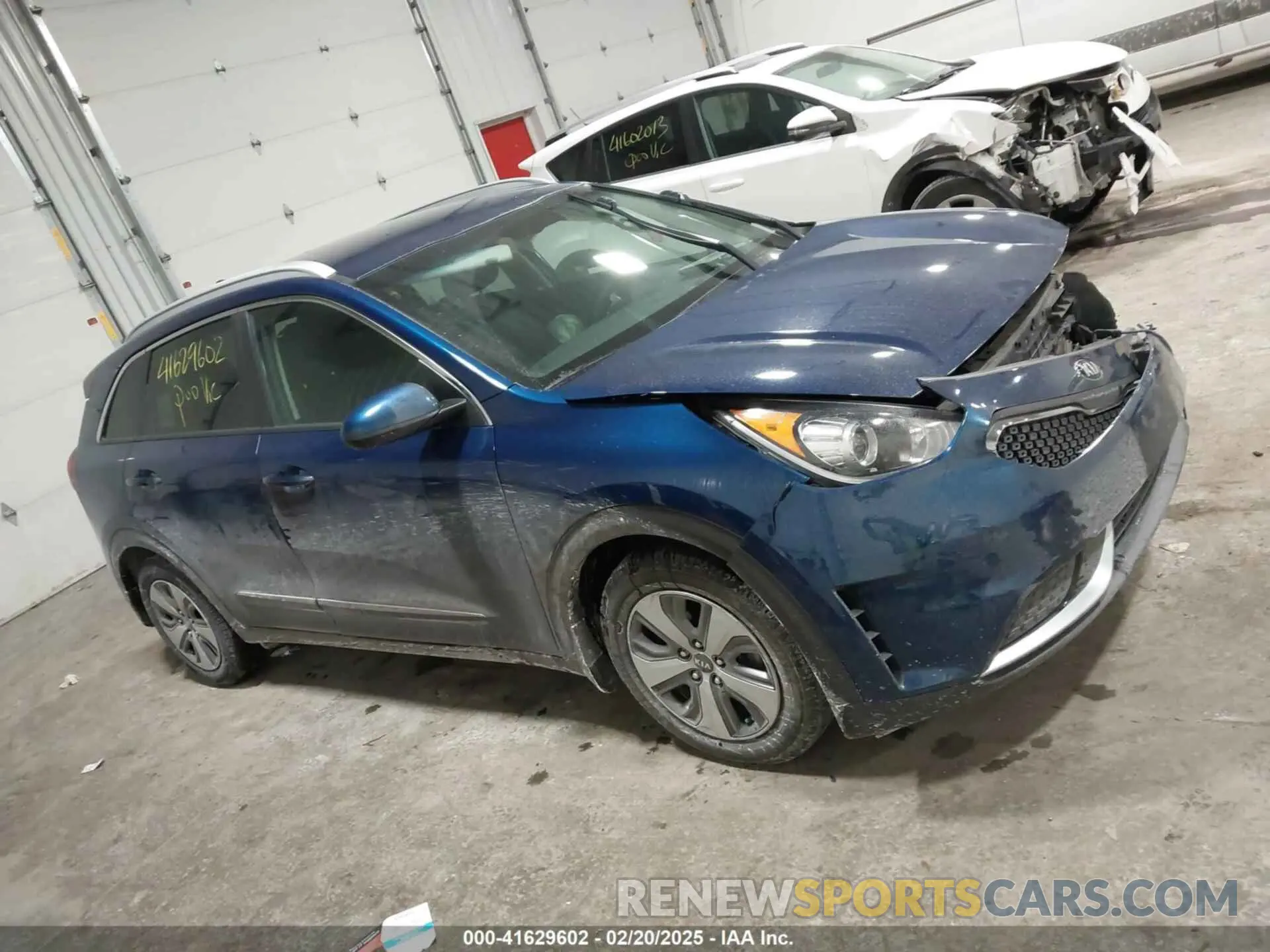 12 Photograph of a damaged car KNDCB3LC2K5250165 KIA NIRO 2019