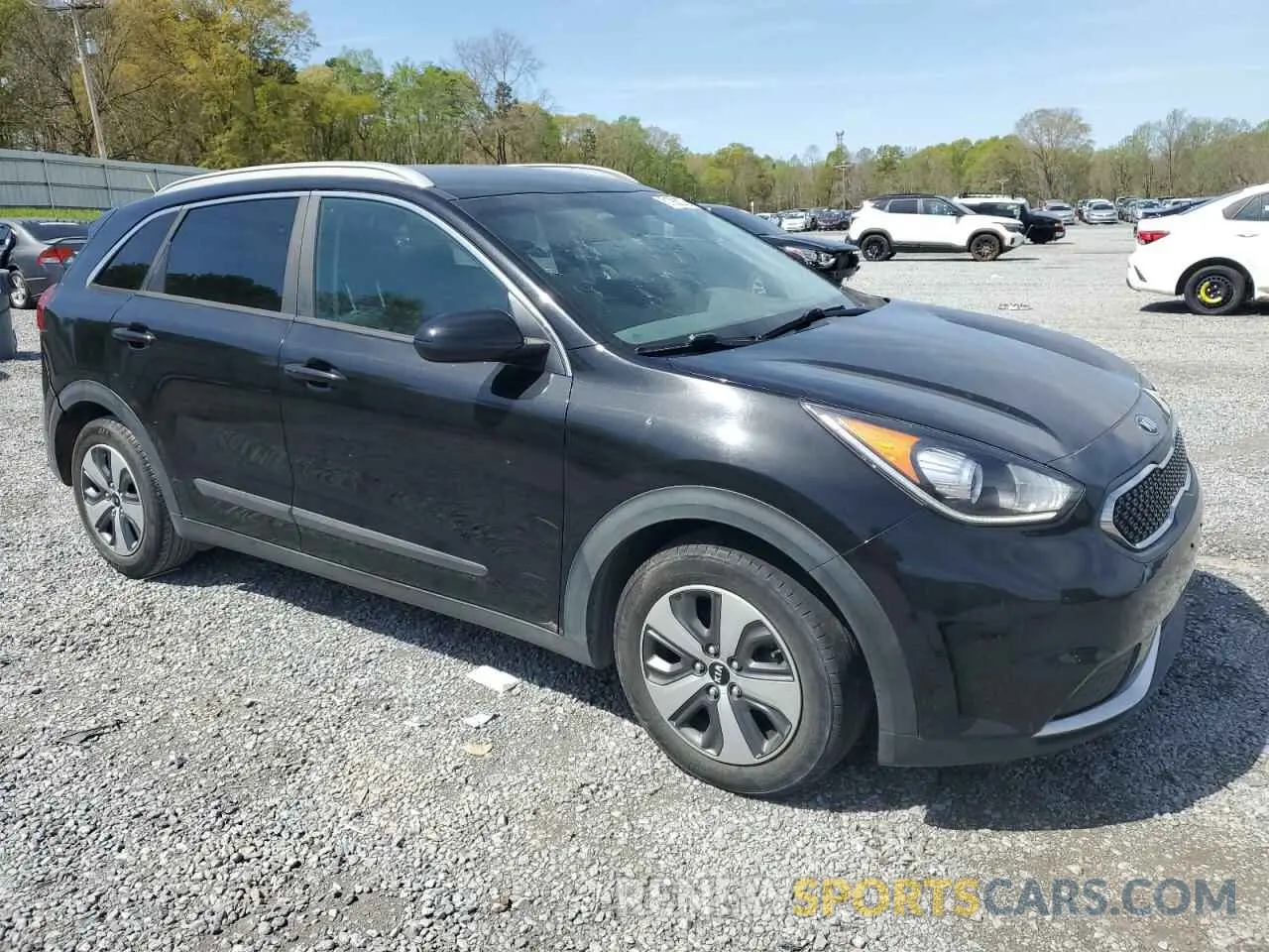 4 Photograph of a damaged car KNDCB3LC2K5334311 KIA NIRO 2019