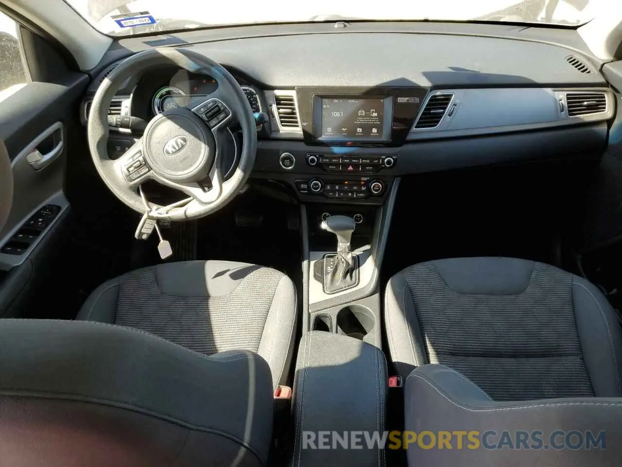 8 Photograph of a damaged car KNDCB3LC3K5240941 KIA NIRO 2019