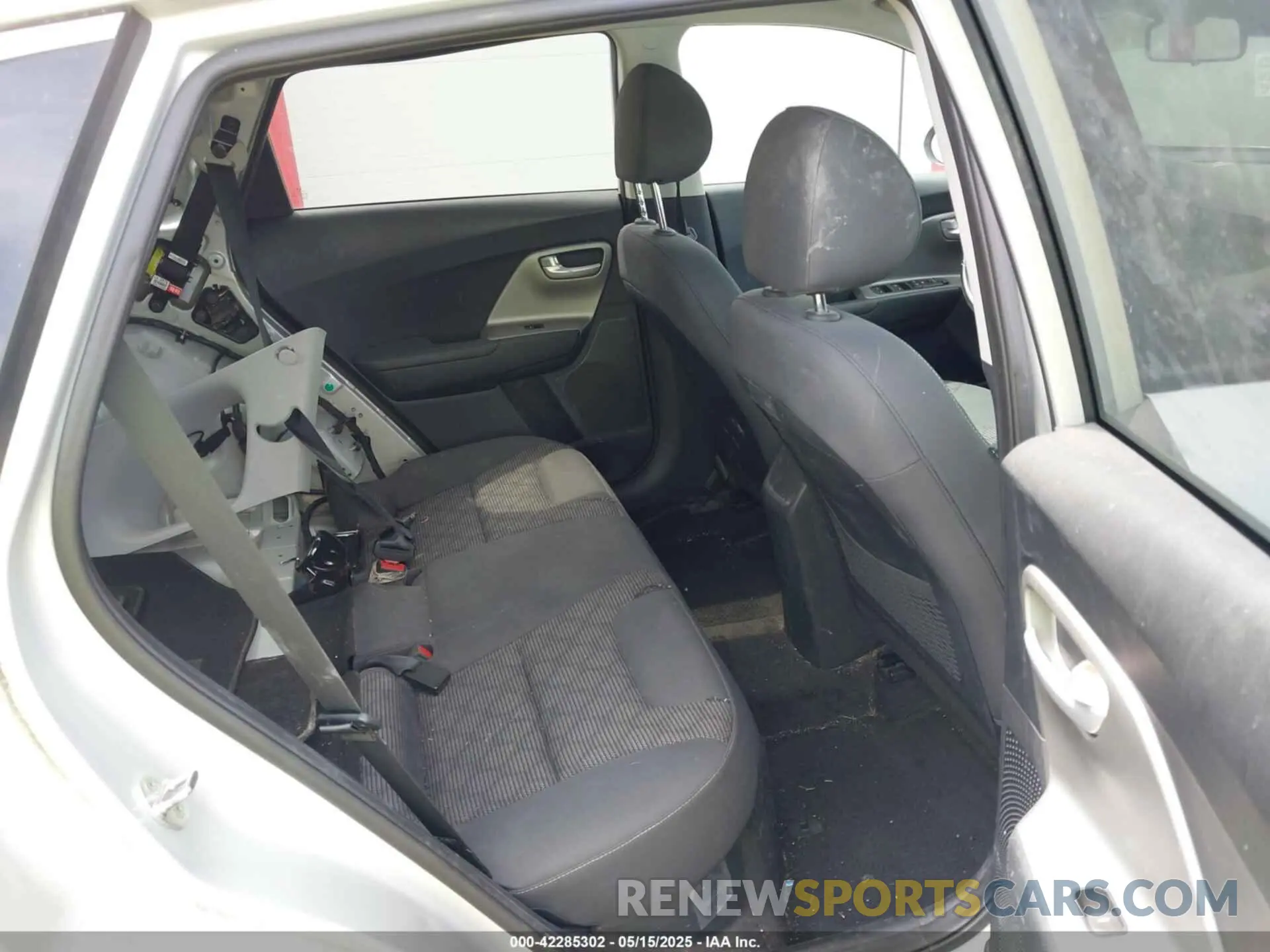 8 Photograph of a damaged car KNDCB3LC3K5282557 KIA NIRO 2019