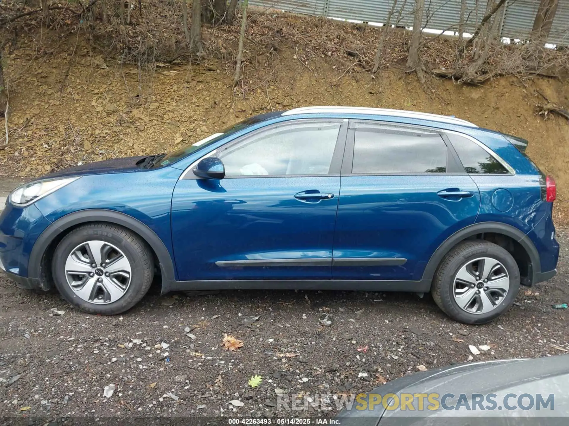 14 Photograph of a damaged car KNDCB3LC4K5339008 KIA NIRO 2019