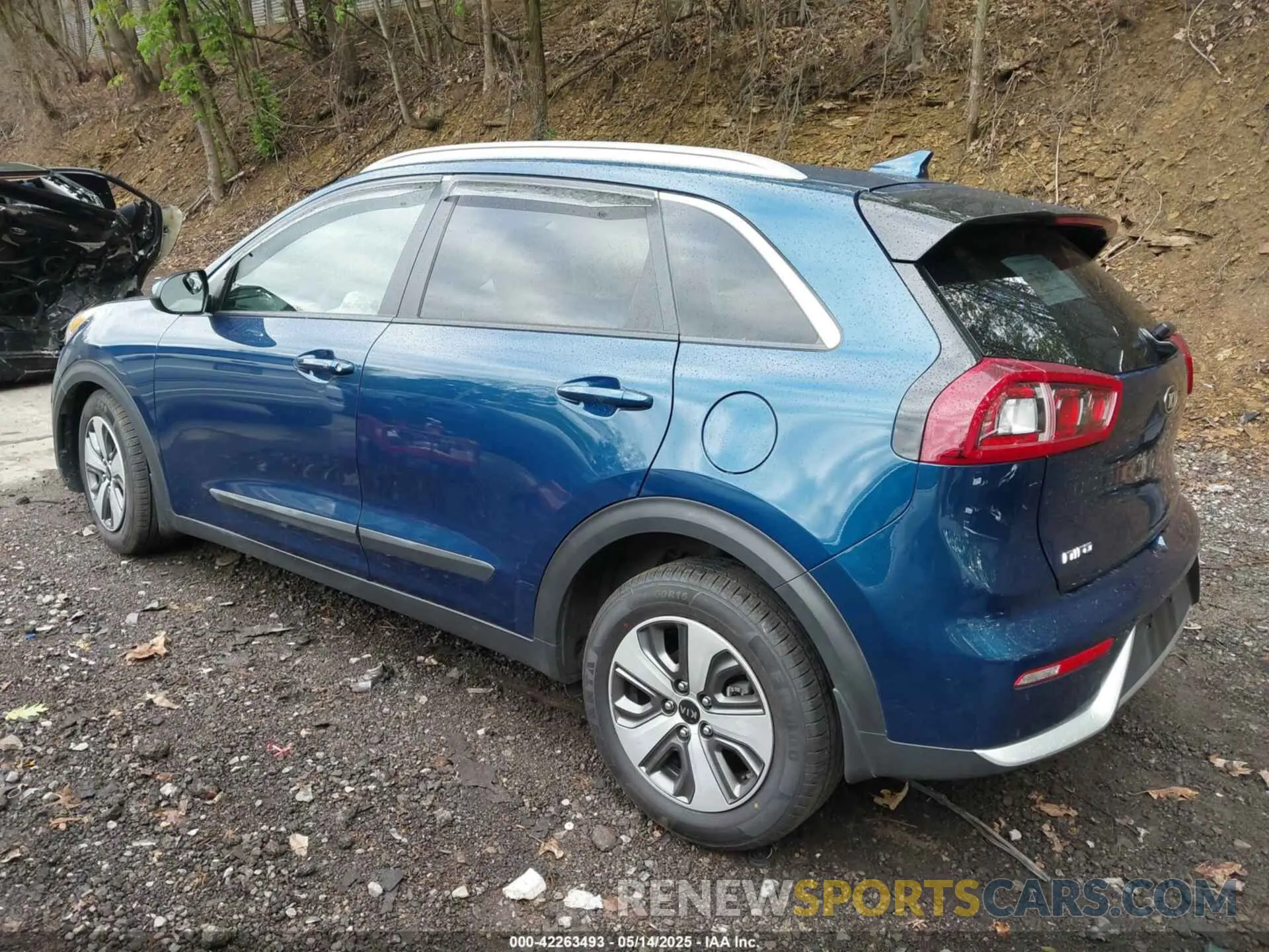 3 Photograph of a damaged car KNDCB3LC4K5339008 KIA NIRO 2019