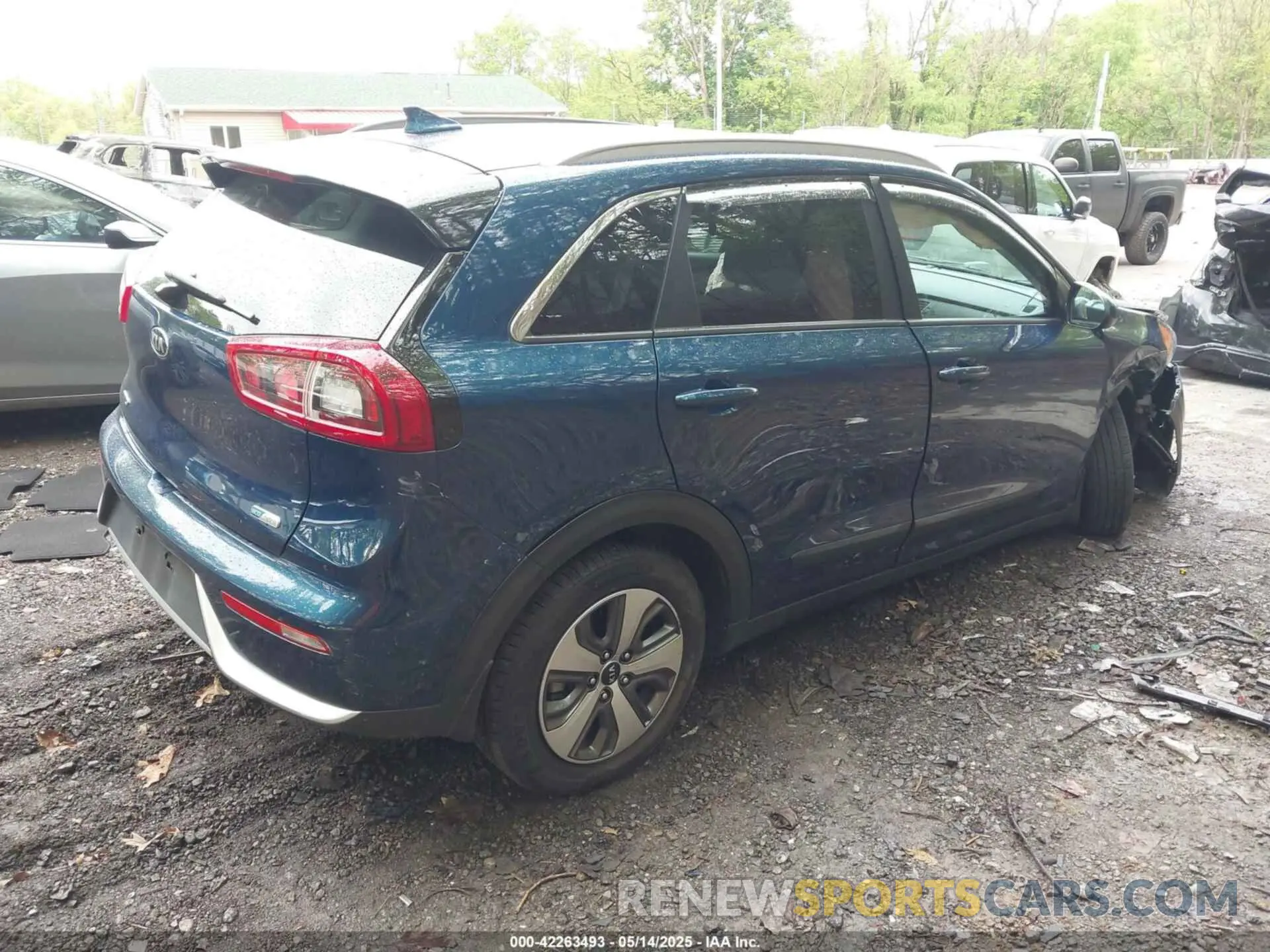 4 Photograph of a damaged car KNDCB3LC4K5339008 KIA NIRO 2019