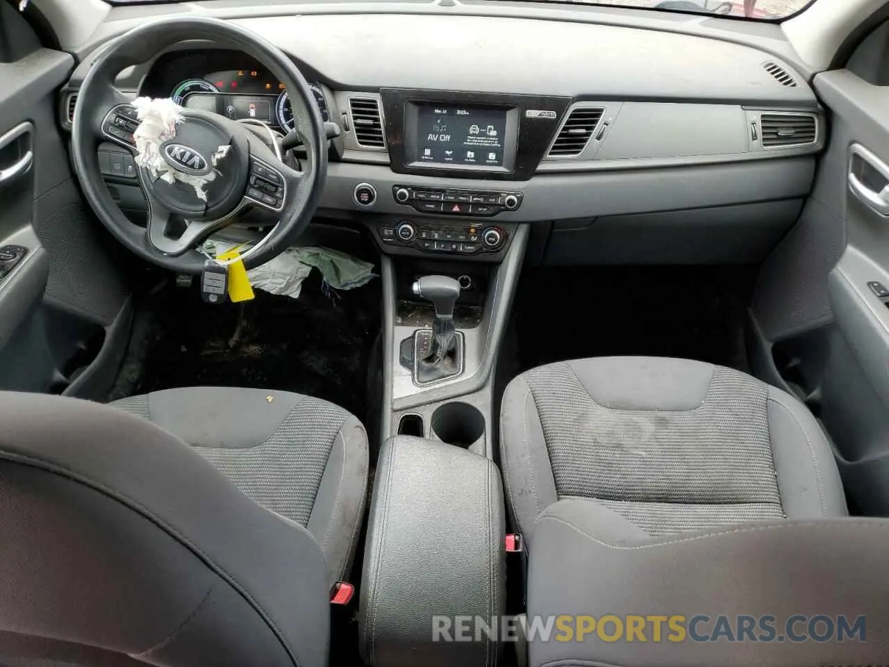 8 Photograph of a damaged car KNDCB3LC7K5243082 KIA NIRO 2019