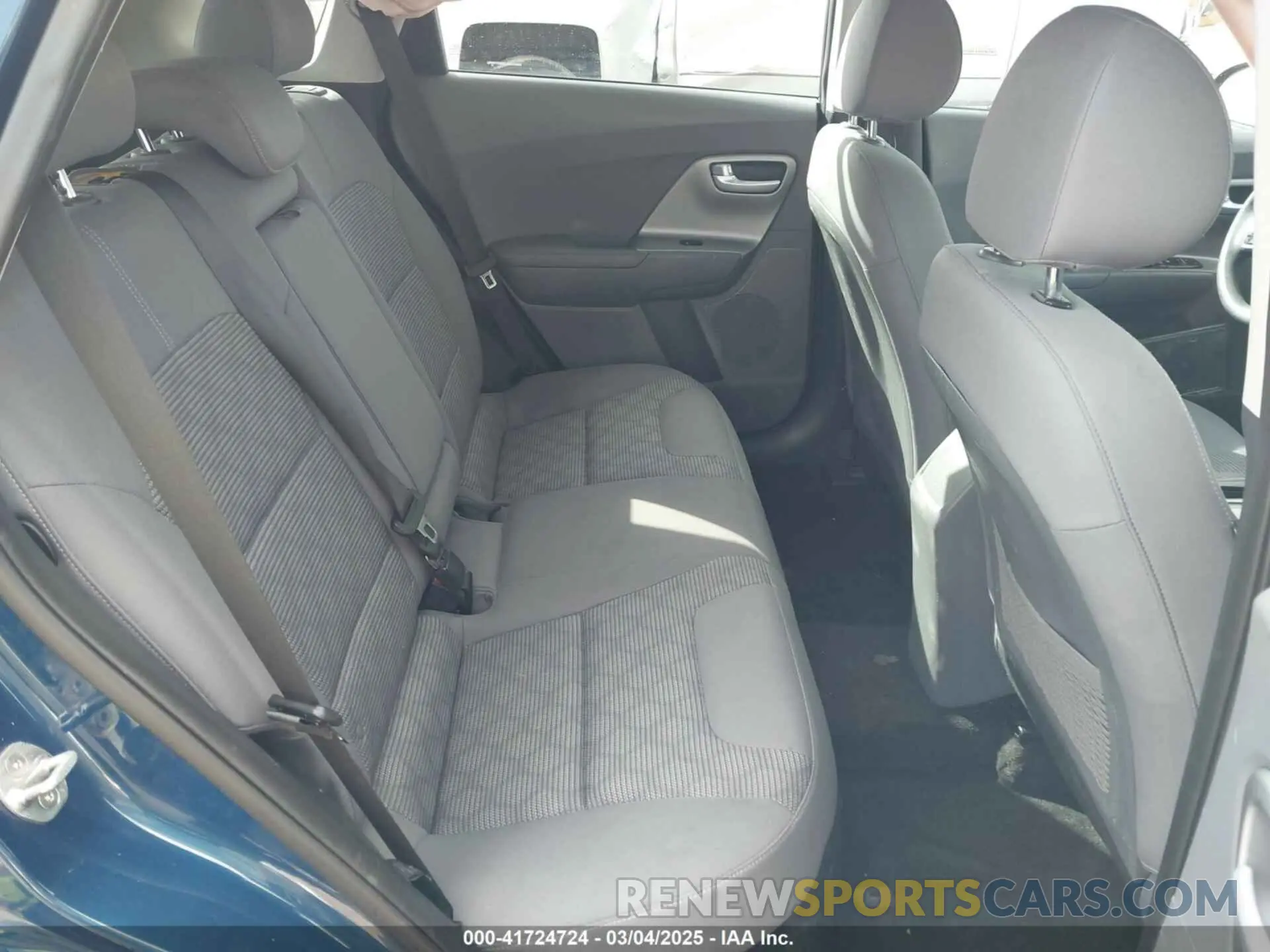 7 Photograph of a damaged car KNDCB3LCXK5248552 KIA NIRO 2019