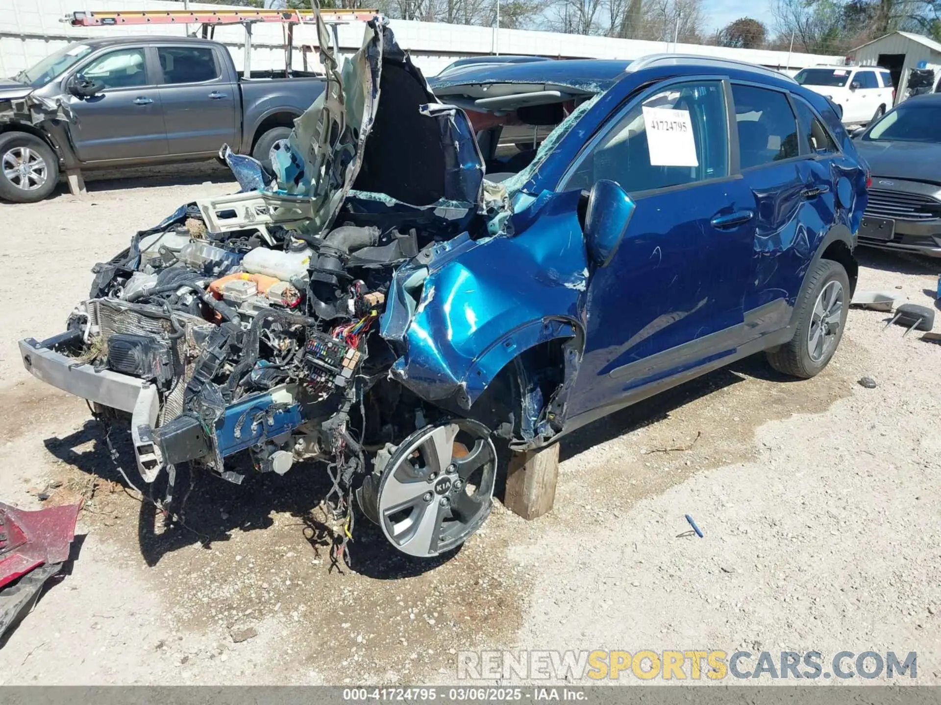 2 Фотография поврежденного автомобиля KNDCB3LCXK5257171 KIA NIRO 2019