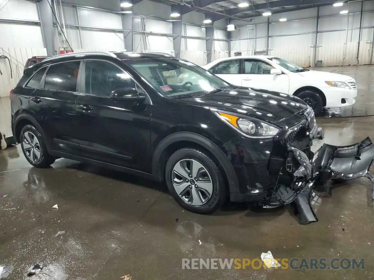 4 Photograph of a damaged car KNDCB3LCXK5264363 KIA NIRO 2019