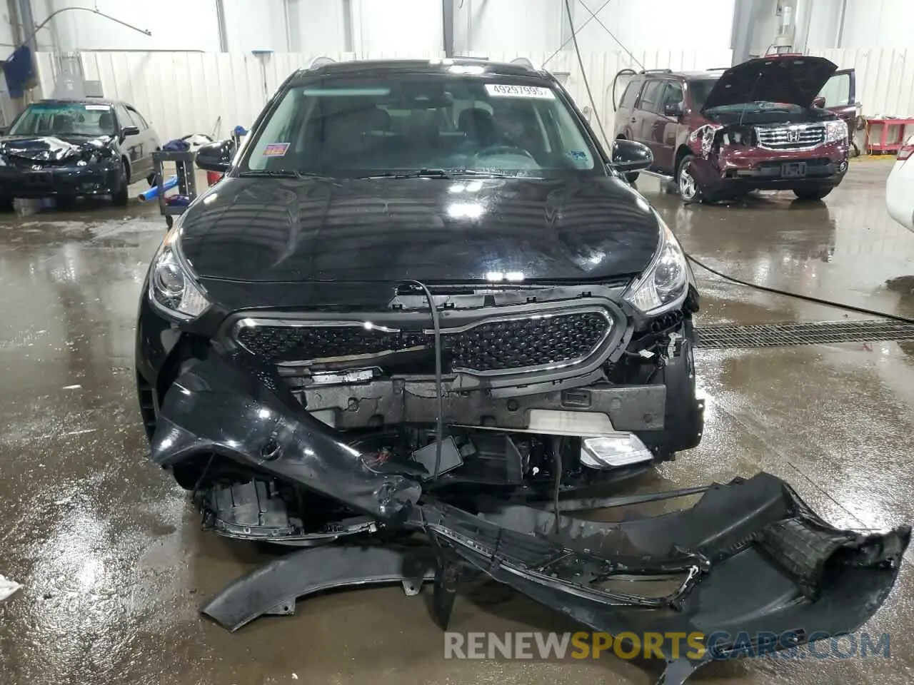 5 Photograph of a damaged car KNDCB3LCXK5264363 KIA NIRO 2019
