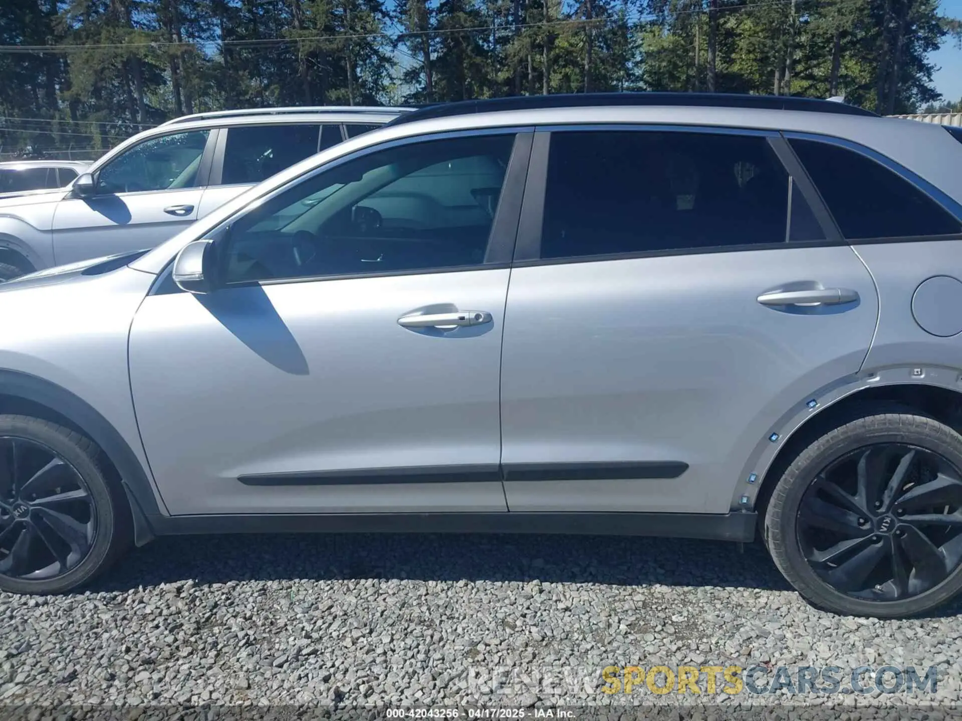 14 Photograph of a damaged car KNDCC3LC2K5248526 KIA NIRO 2019