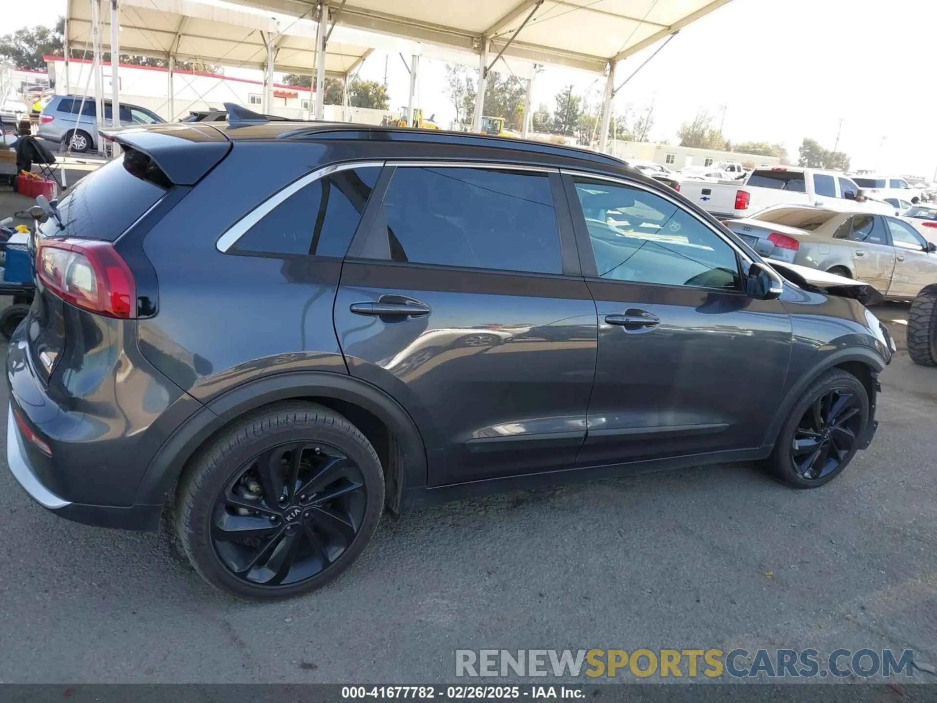 13 Photograph of a damaged car KNDCC3LC8K5264830 KIA NIRO 2019
