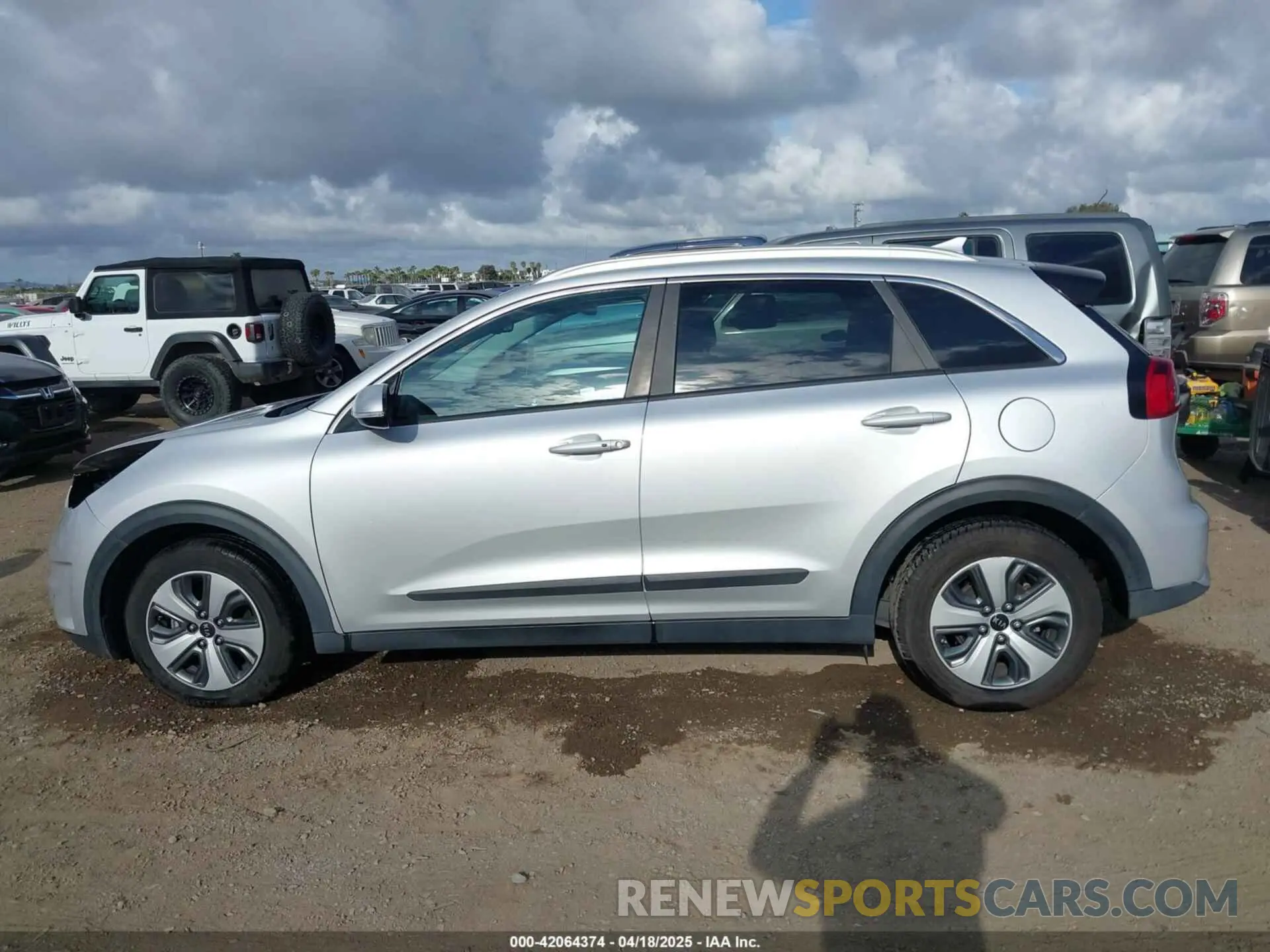 15 Photograph of a damaged car KNDCC3LC8K5351854 KIA NIRO 2019
