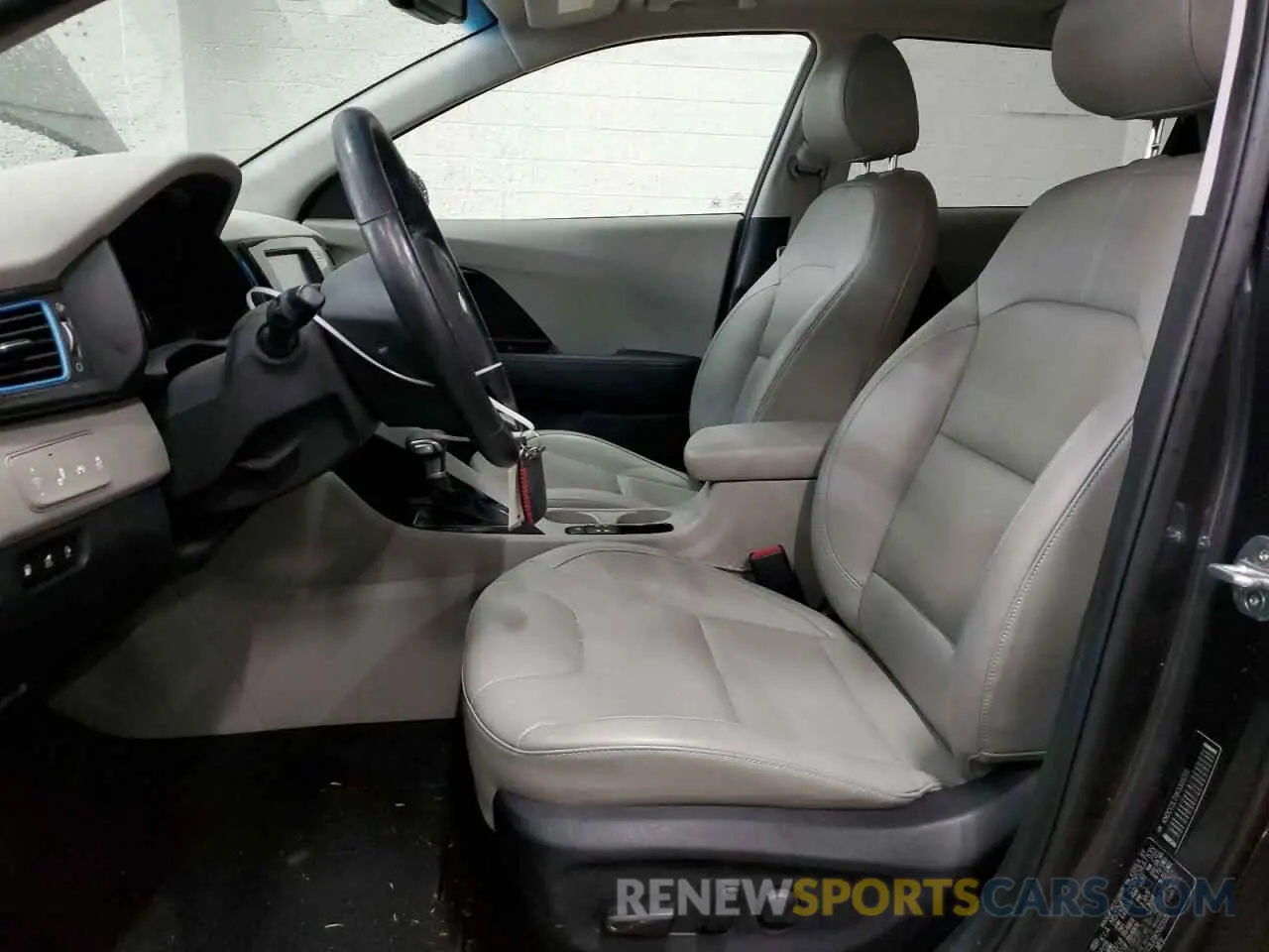 7 Photograph of a damaged car KNDCC3LD1K5325511 KIA NIRO 2019