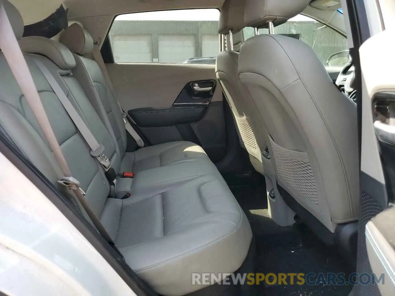 11 Photograph of a damaged car KNDCC3LD2K5273936 KIA NIRO 2019