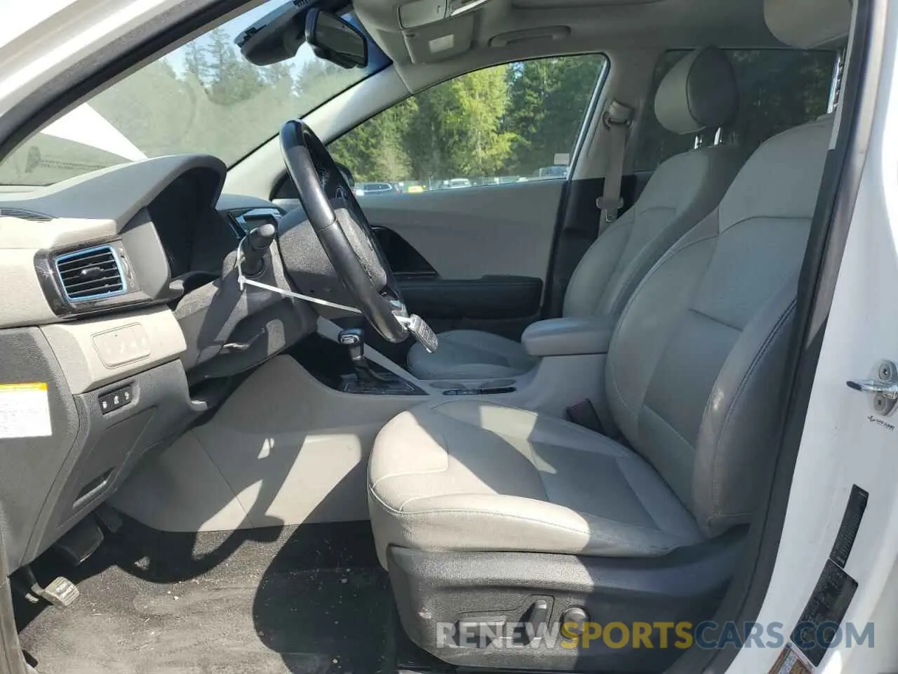 7 Photograph of a damaged car KNDCC3LD2K5273936 KIA NIRO 2019