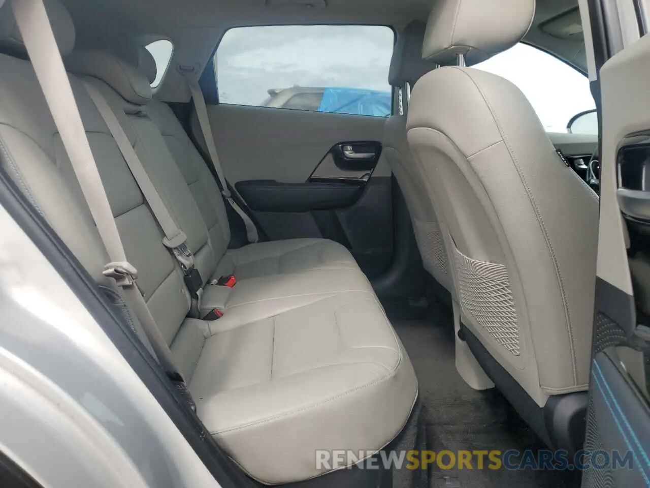 11 Photograph of a damaged car KNDCC3LD2K5344746 KIA NIRO 2019