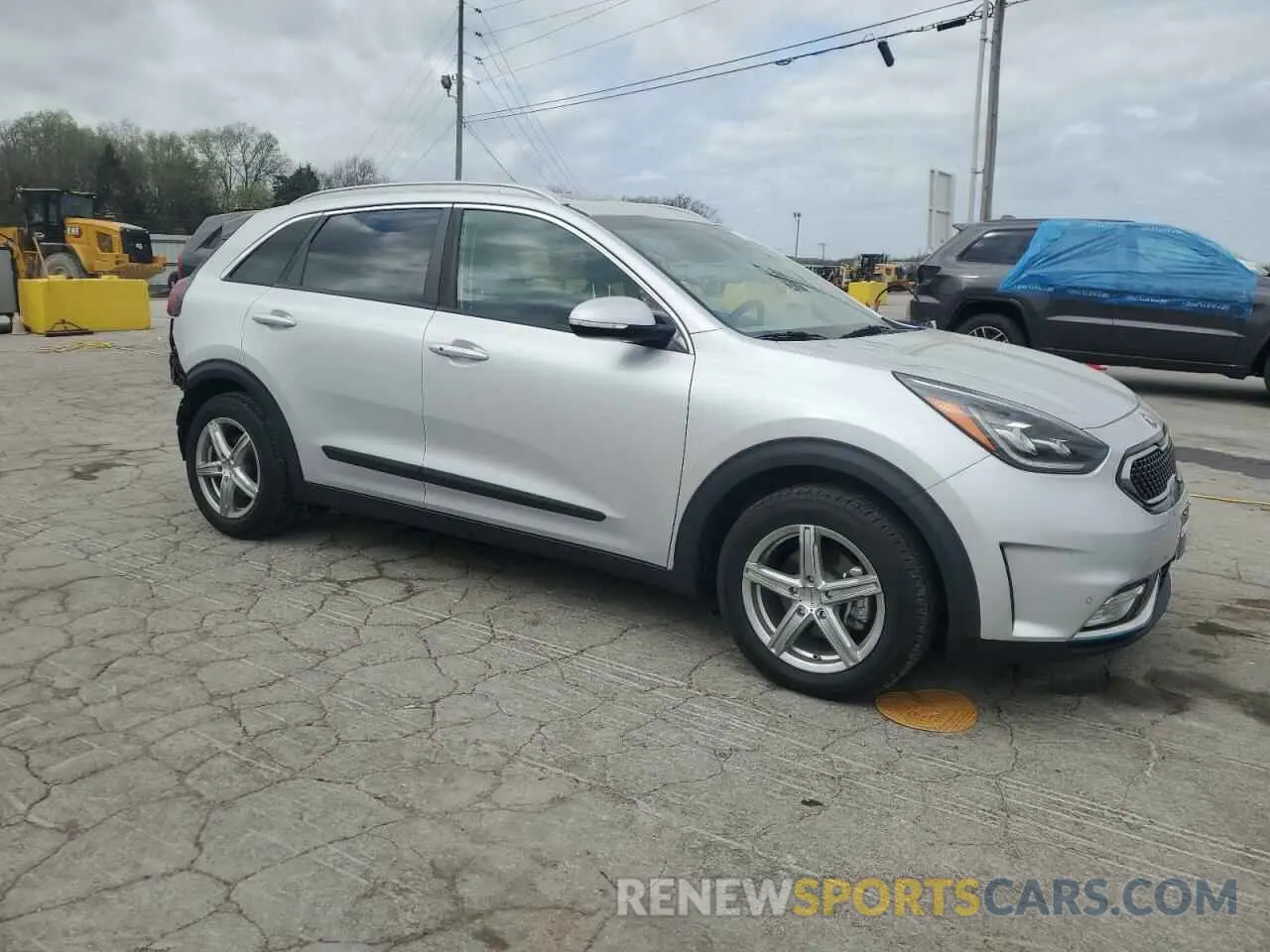 4 Photograph of a damaged car KNDCC3LD2K5344746 KIA NIRO 2019