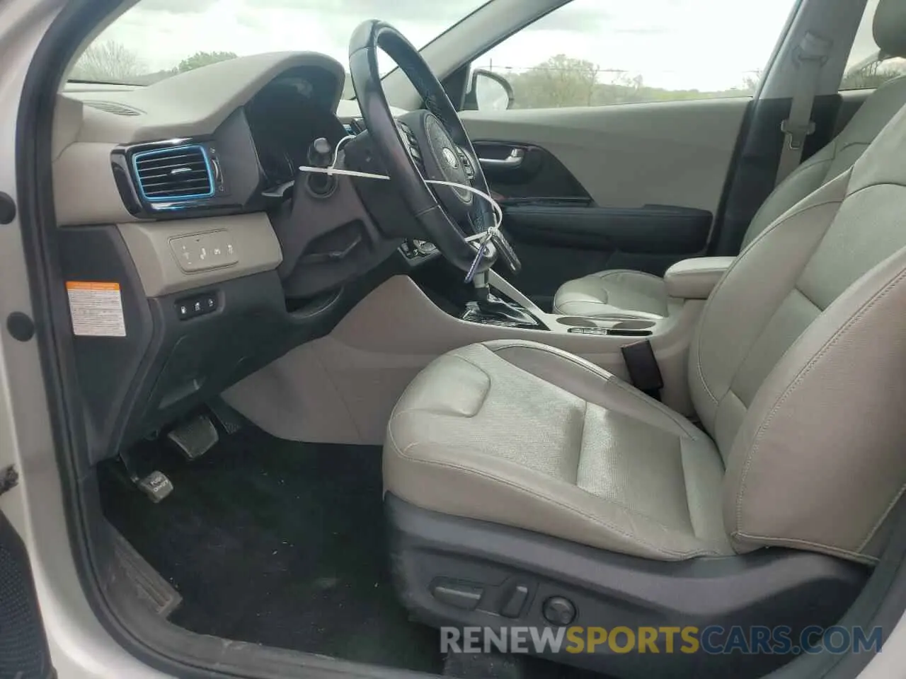 7 Photograph of a damaged car KNDCC3LD2K5344746 KIA NIRO 2019