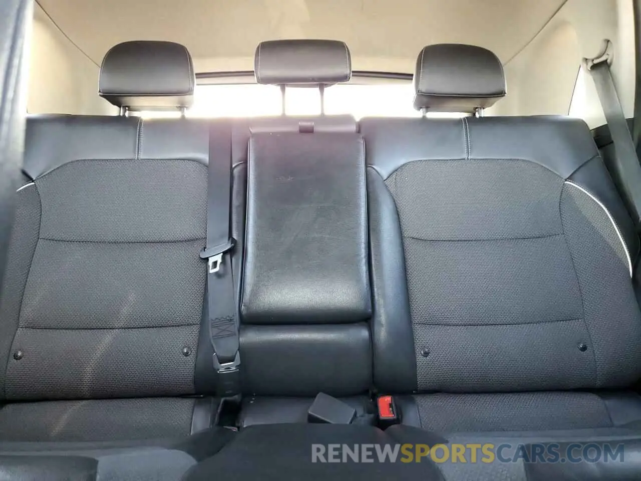 10 Photograph of a damaged car KNDCC3LG8K5024177 KIA NIRO 2019