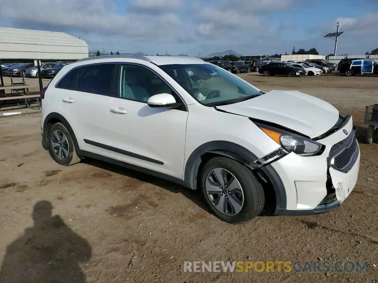 4 Photograph of a damaged car KNDCD3LD2K5258012 KIA NIRO 2019