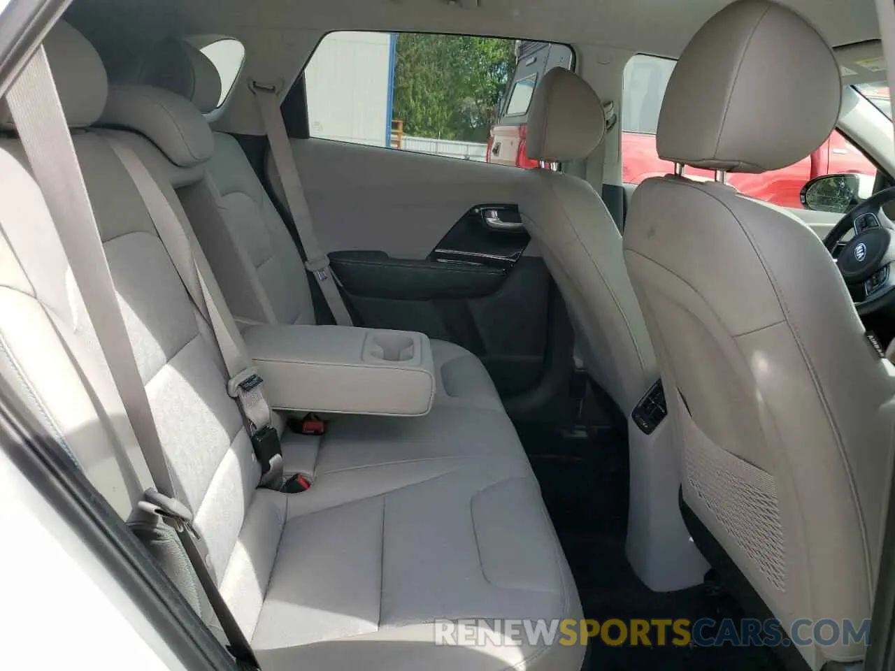 11 Photograph of a damaged car KNDCD3LD4K5234410 KIA NIRO 2019