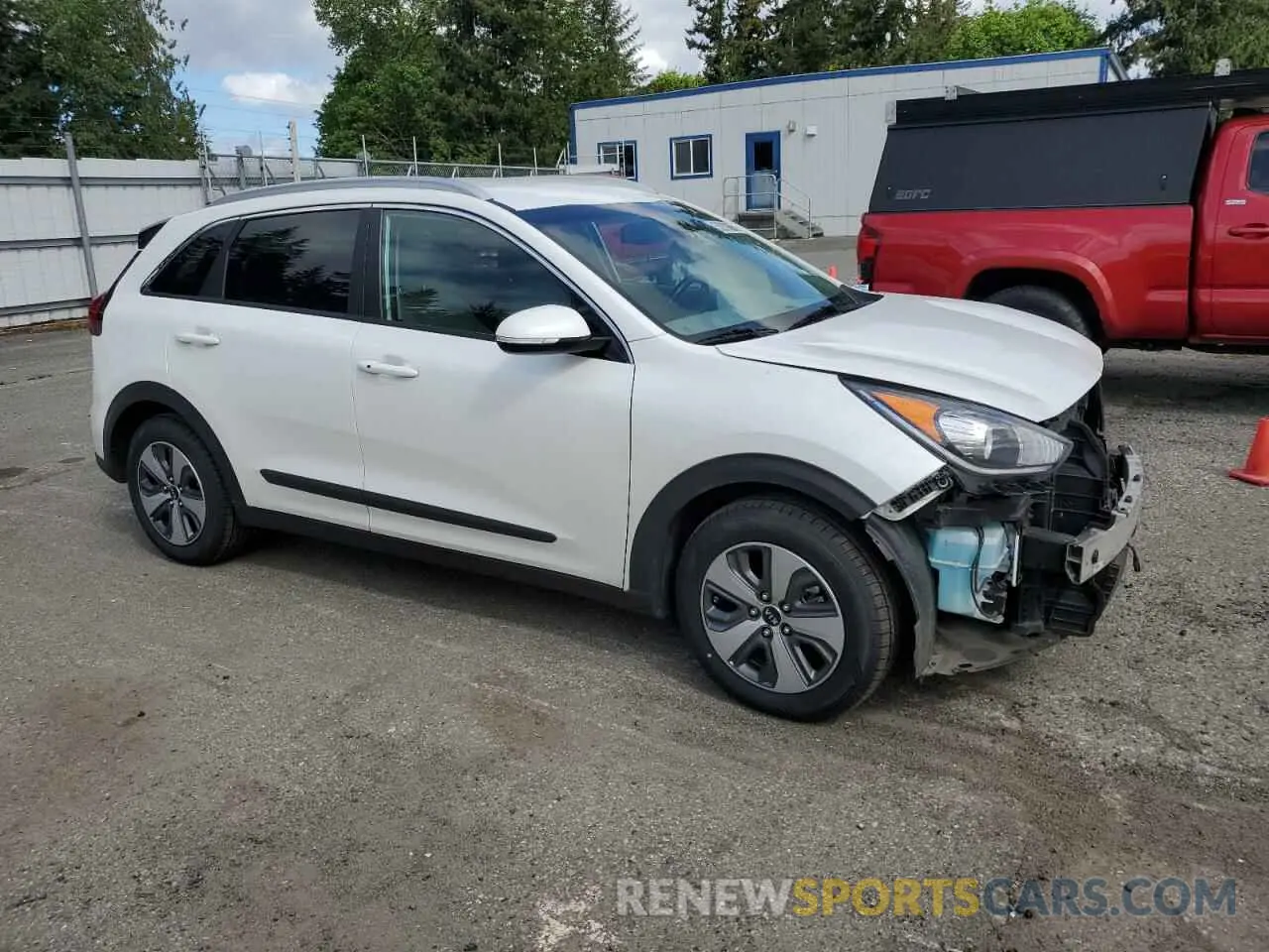 4 Photograph of a damaged car KNDCD3LD4K5234410 KIA NIRO 2019