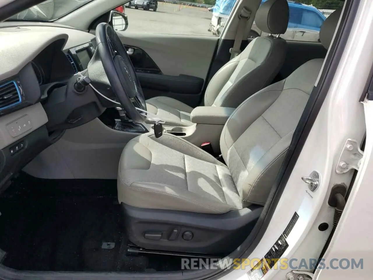 7 Photograph of a damaged car KNDCD3LD4K5234410 KIA NIRO 2019