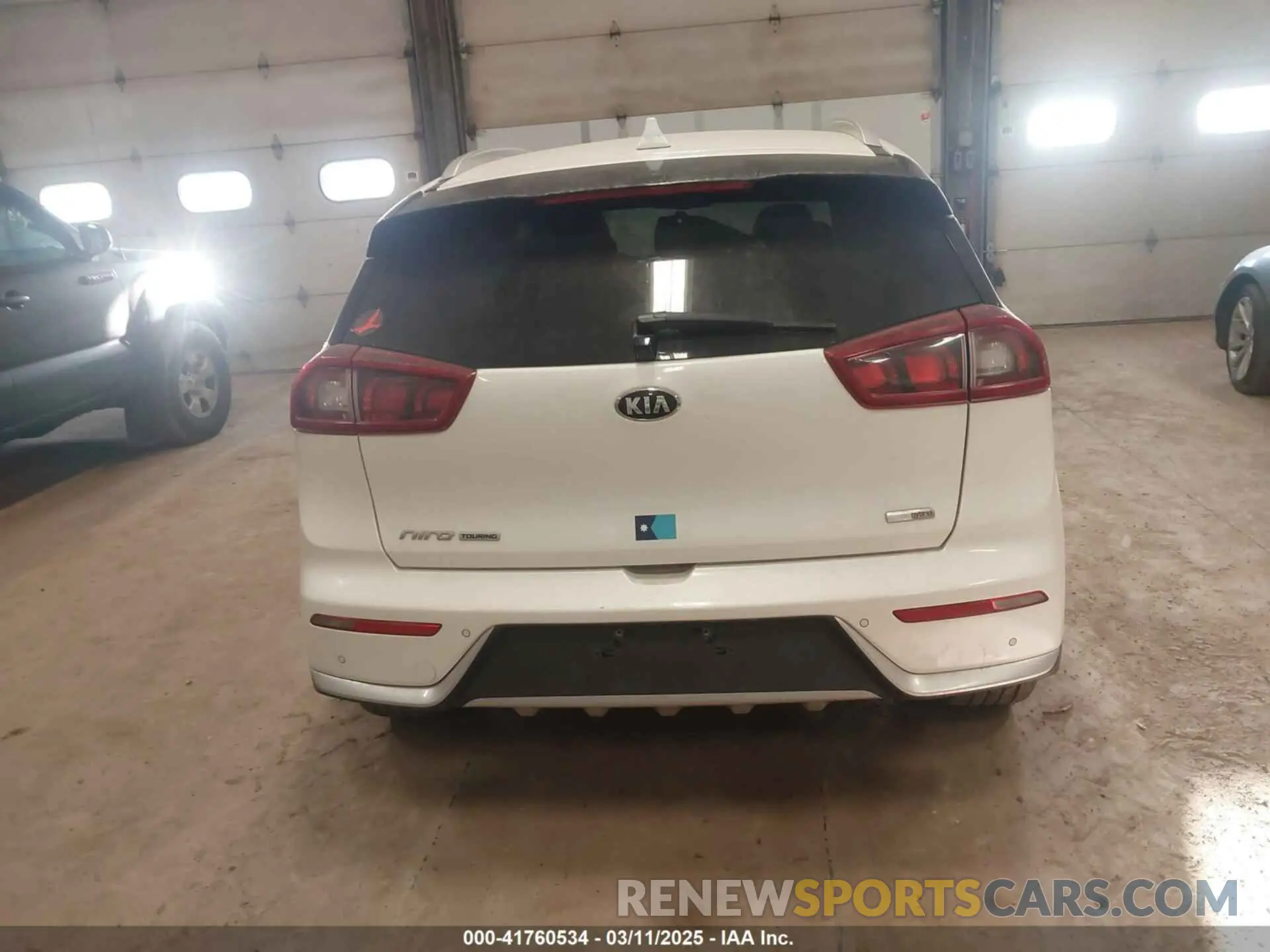 16 Photograph of a damaged car KNDCE3LC3K5216257 KIA NIRO 2019