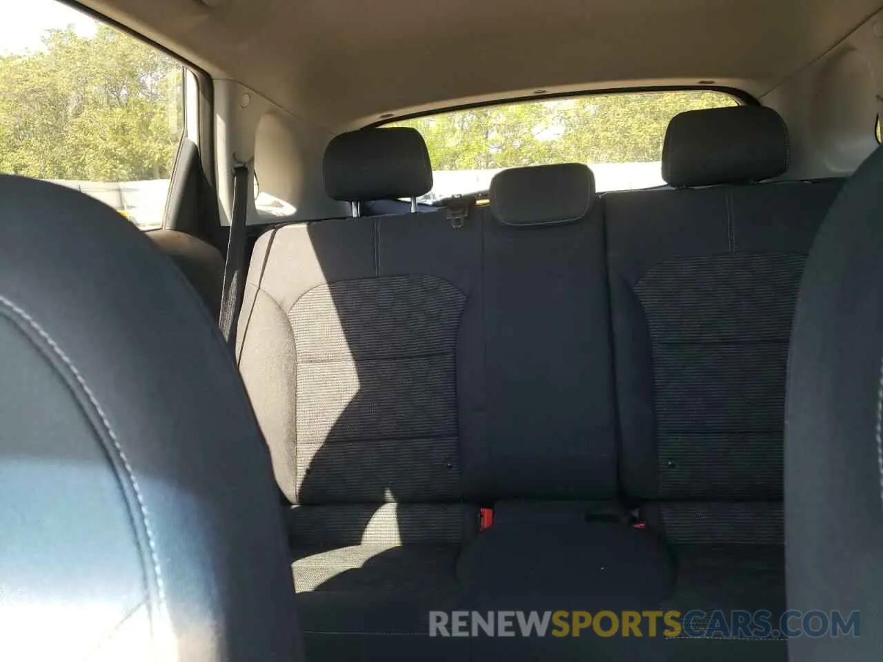 10 Photograph of a damaged car KNDCB3LC3L5369621 KIA NIRO 2020