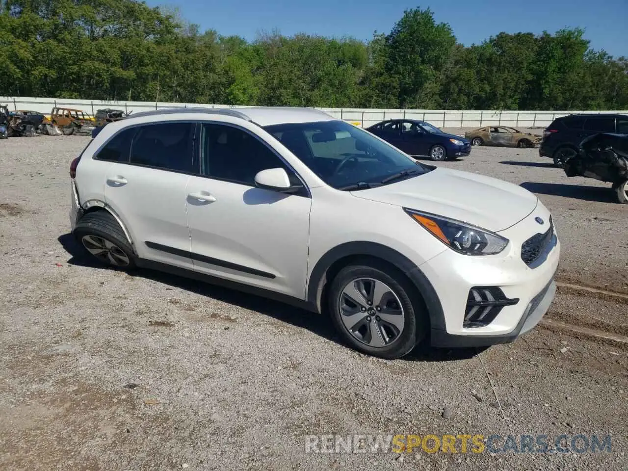 4 Photograph of a damaged car KNDCB3LC3L5369621 KIA NIRO 2020