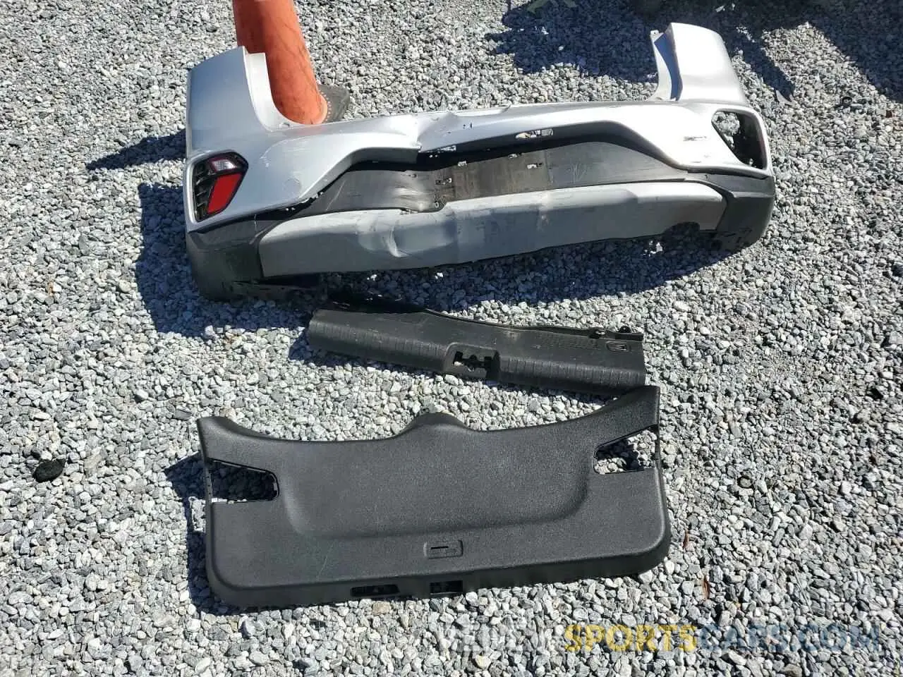13 Photograph of a damaged car KNDCB3LC5L5361617 KIA NIRO 2020