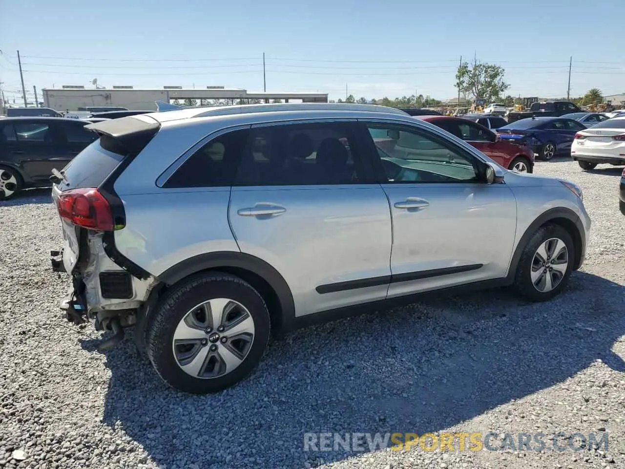 3 Photograph of a damaged car KNDCB3LC5L5361617 KIA NIRO 2020