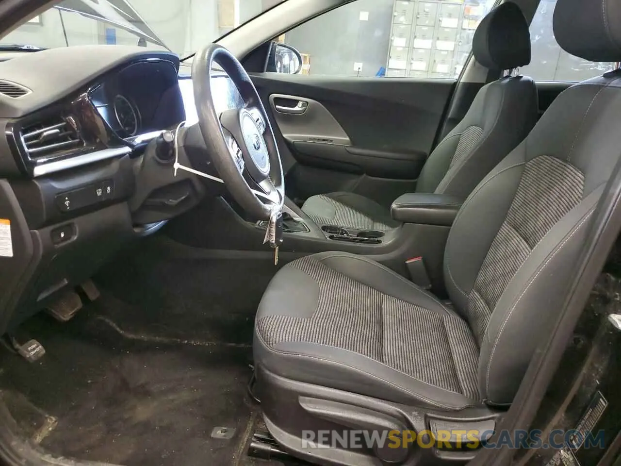 7 Photograph of a damaged car KNDCB3LC5L5362444 KIA NIRO 2020