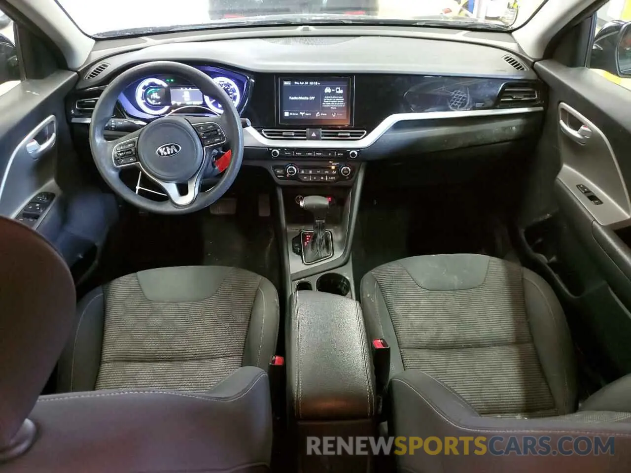 8 Photograph of a damaged car KNDCB3LC5L5362444 KIA NIRO 2020