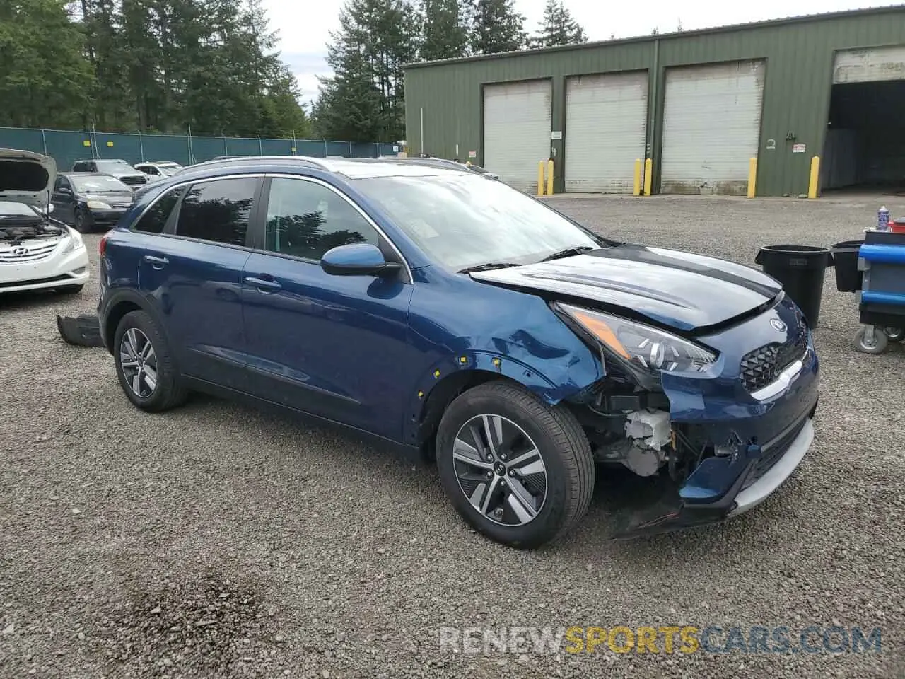 4 Photograph of a damaged car KNDCB3LC7L5439525 KIA NIRO 2020