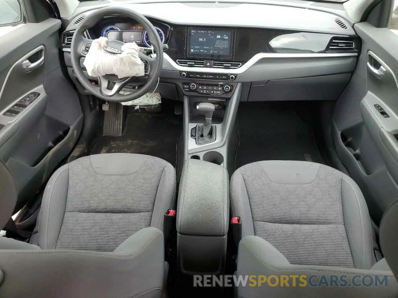 8 Photograph of a damaged car KNDCB3LC8L5425133 KIA NIRO 2020