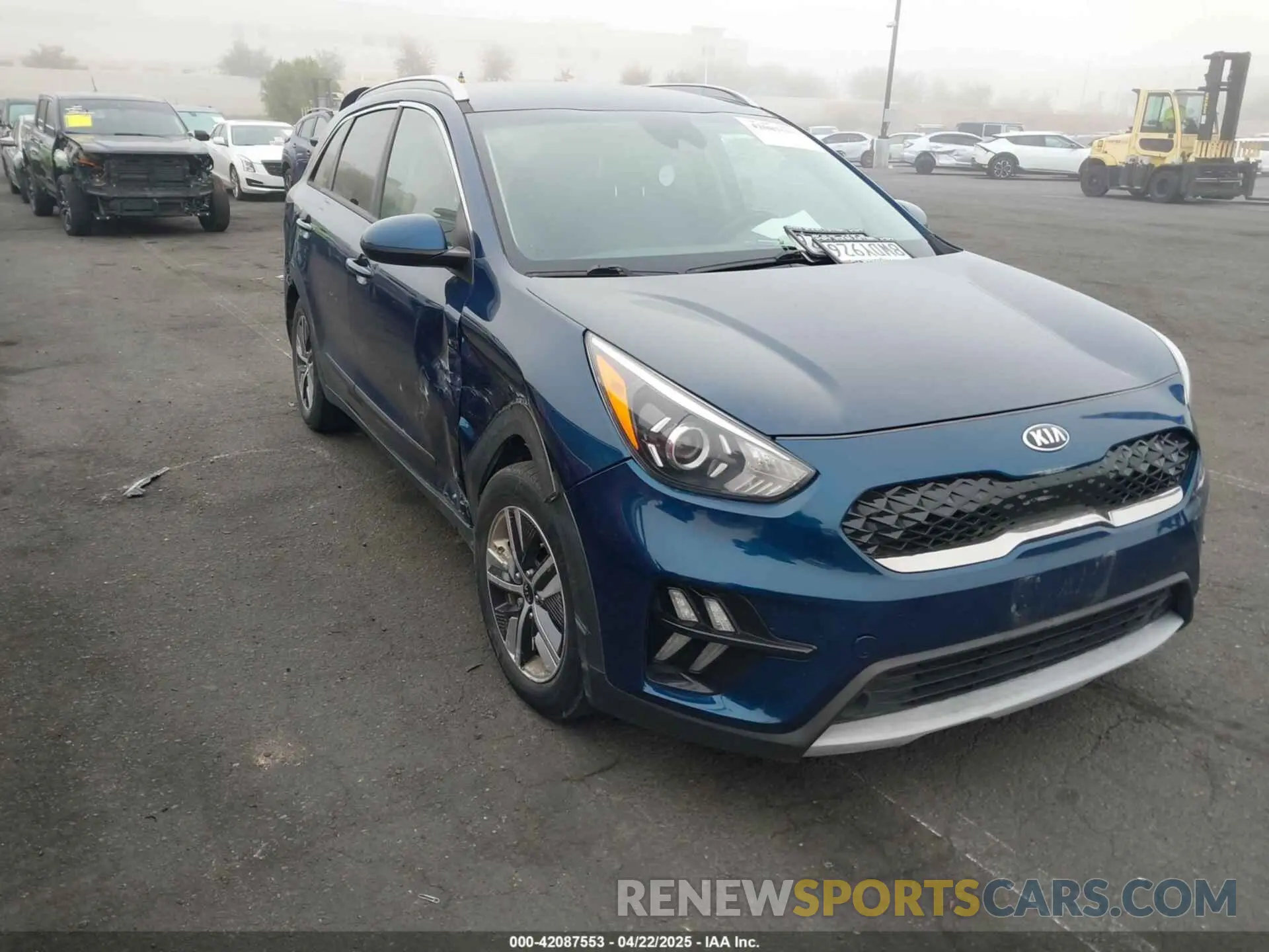 13 Photograph of a damaged car KNDCB3LC8L5443129 KIA NIRO 2020