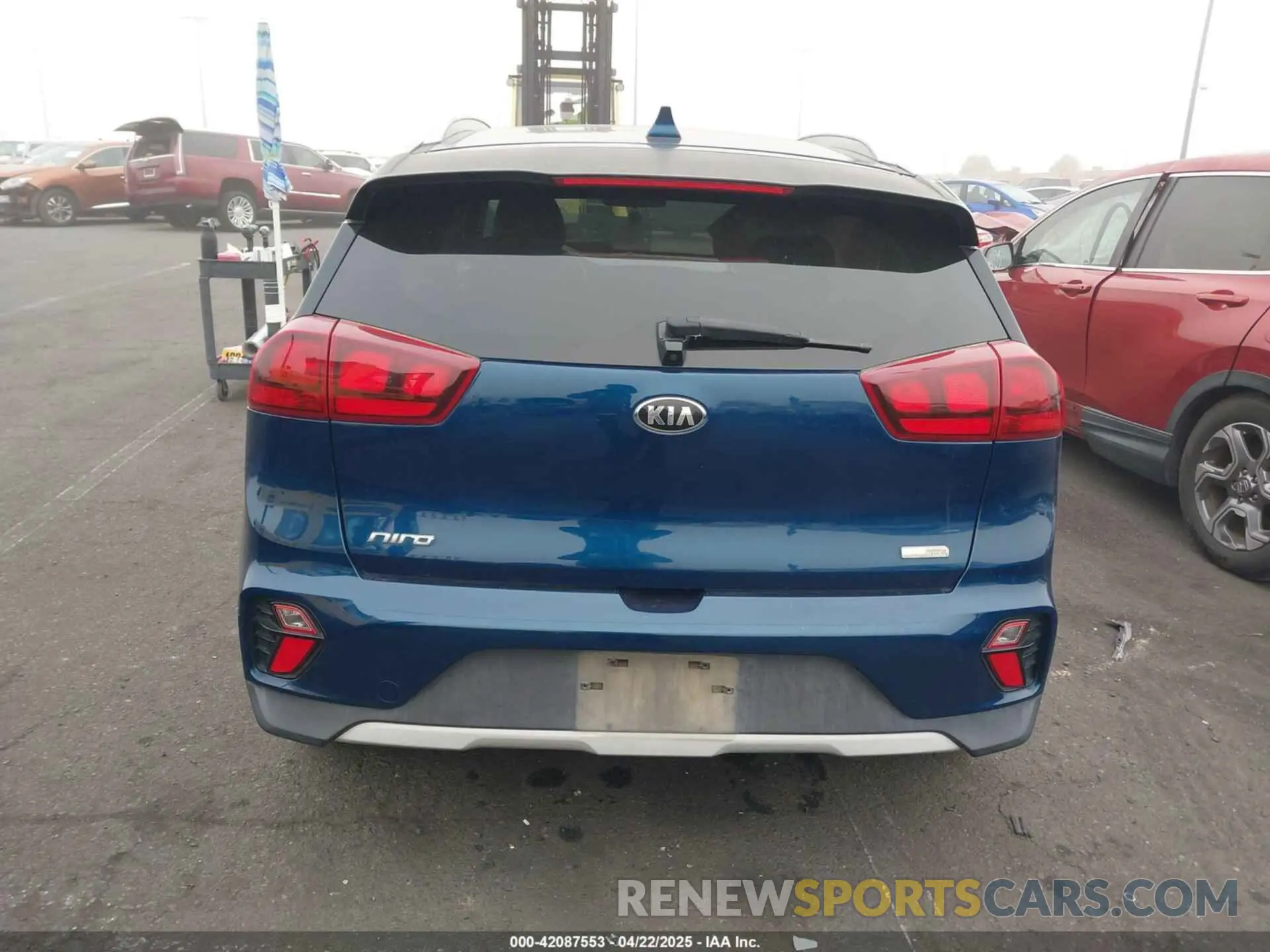16 Photograph of a damaged car KNDCB3LC8L5443129 KIA NIRO 2020