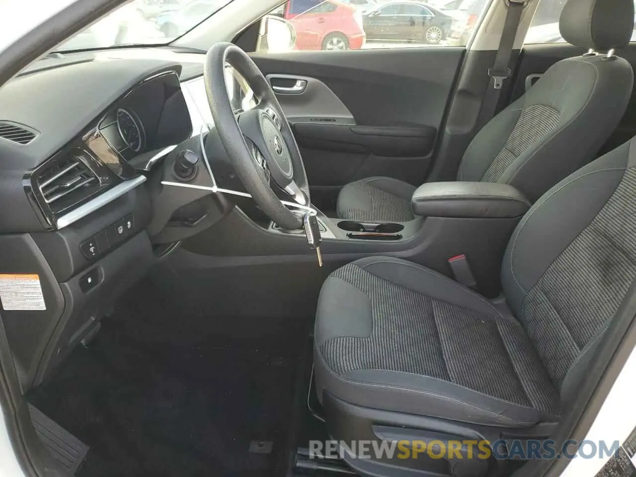 7 Photograph of a damaged car KNDCB3LCXL5423481 KIA NIRO 2020