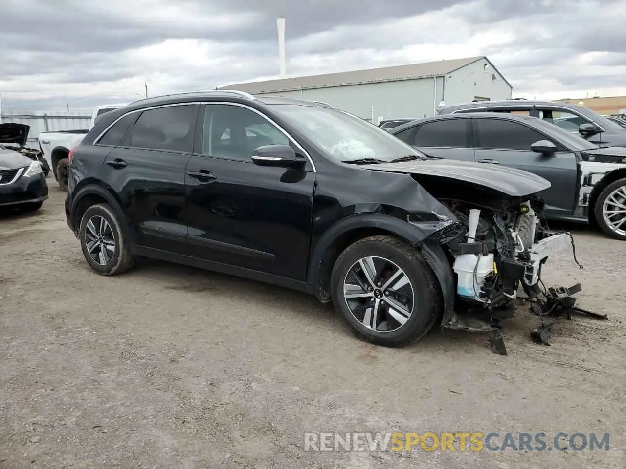 4 Photograph of a damaged car KNDCC3LC5L5433090 KIA NIRO 2020