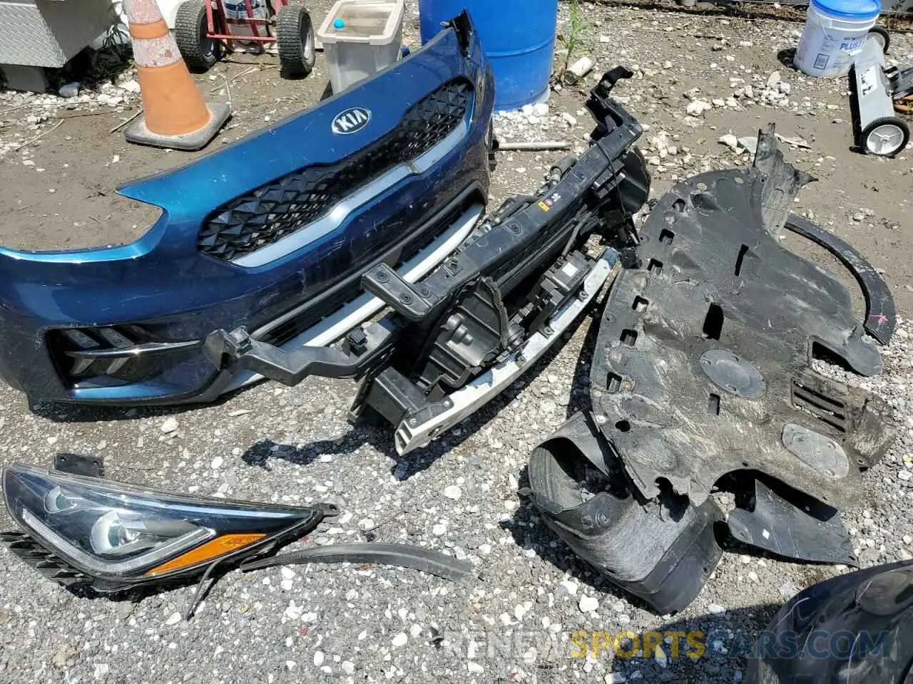 13 Photograph of a damaged car KNDCC3LD2L5363573 KIA NIRO 2020