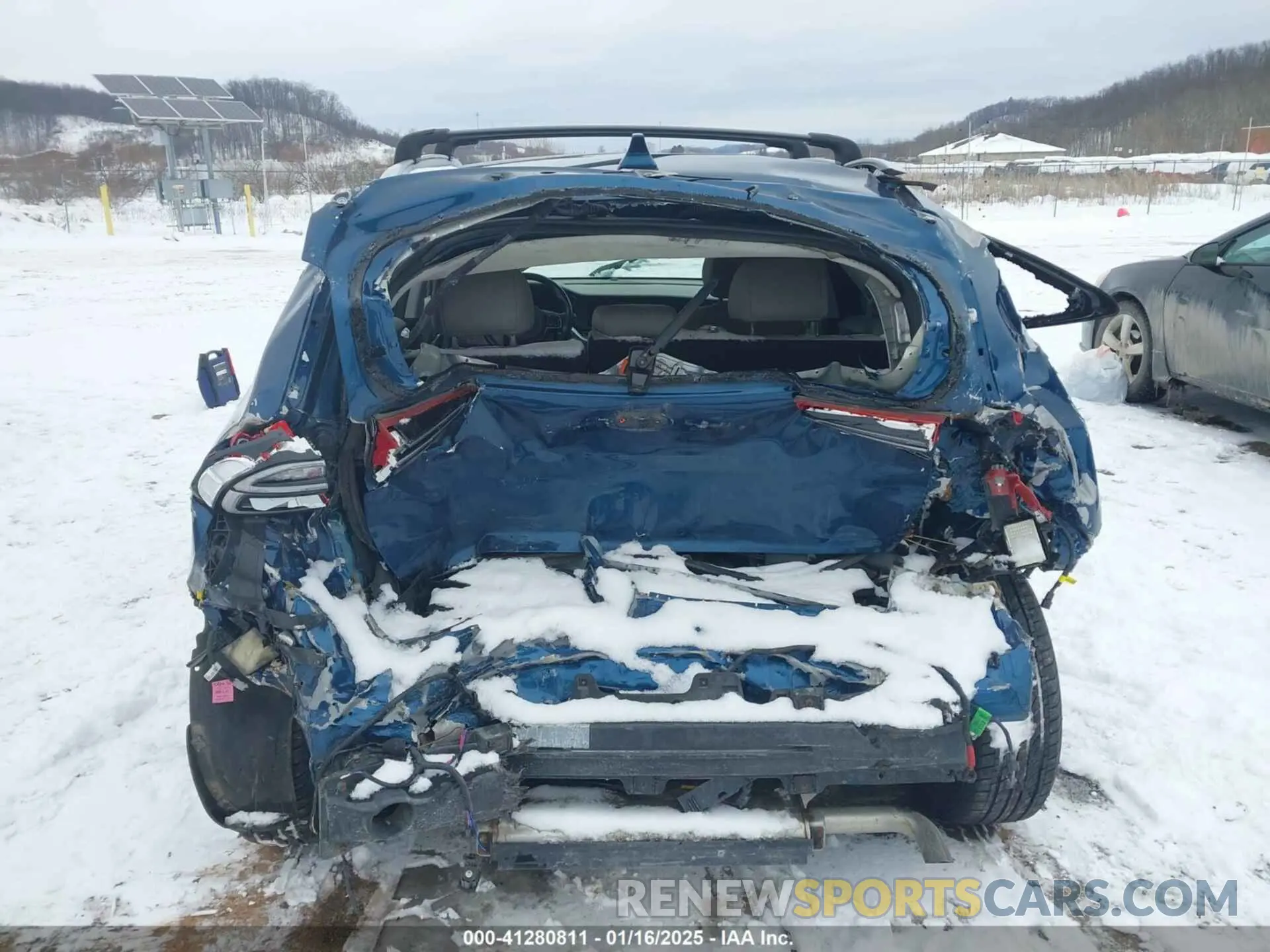 6 Photograph of a damaged car KNDCE3LC2L5366796 KIA NIRO 2020